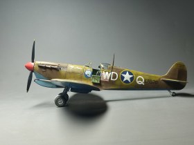 Spitfire Mk-Vb trop 1/48 Eduard