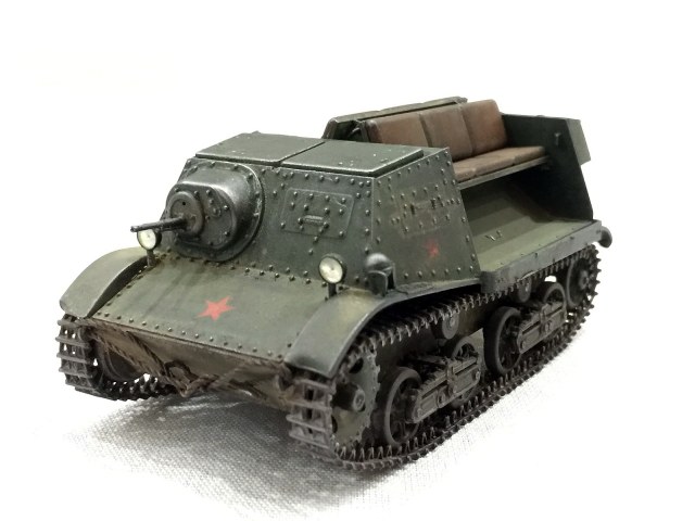 Советский тягач "КОМСОМОЛЕЦ"