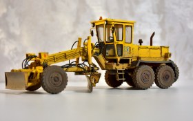 Автогрейдер ДЗ-143