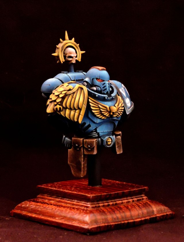 Бюст космодесантника