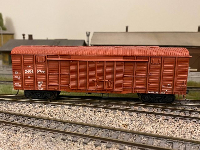 Крытый вагон 11-217