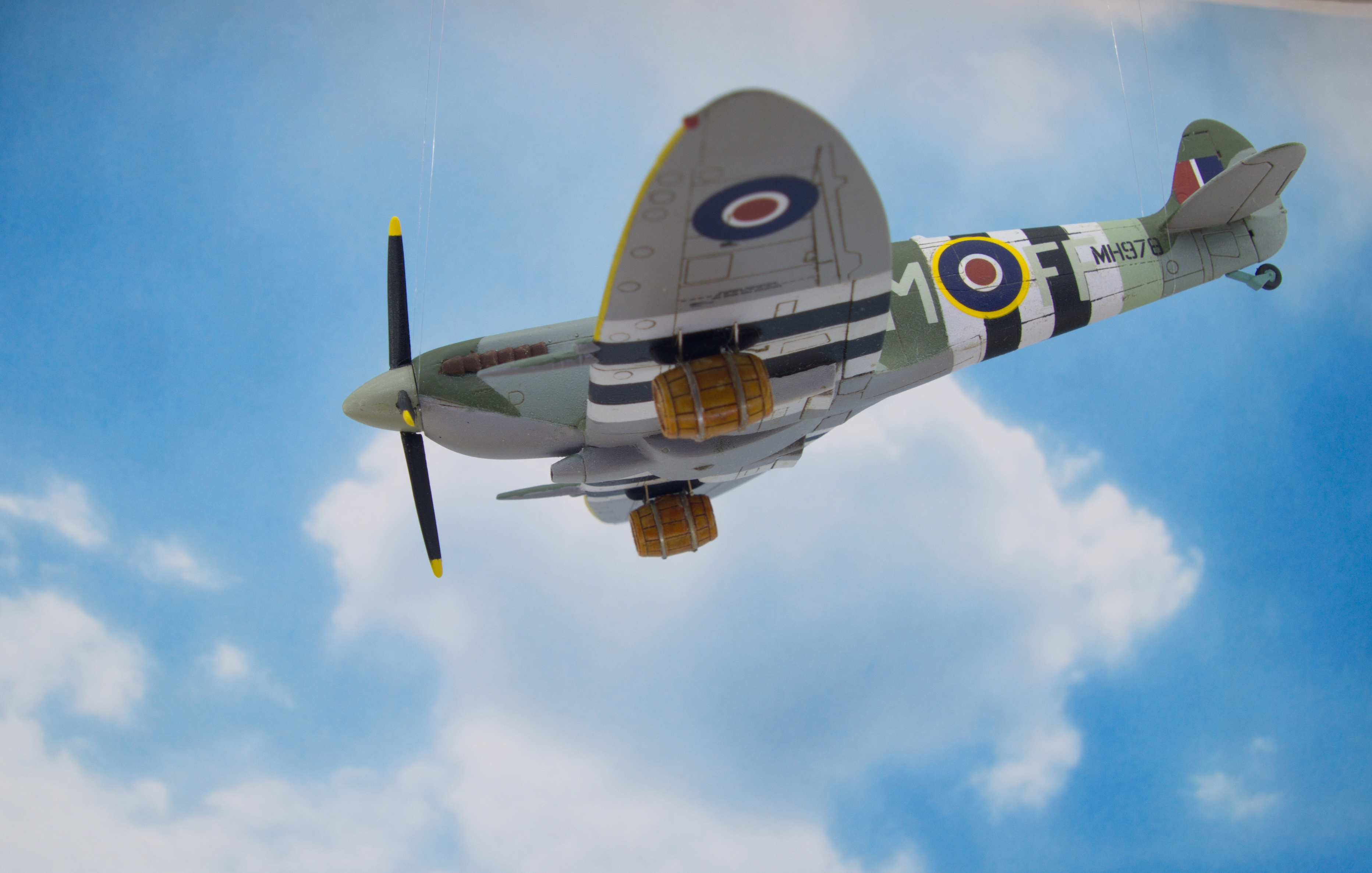 Spitfire Mk.IX с пивом