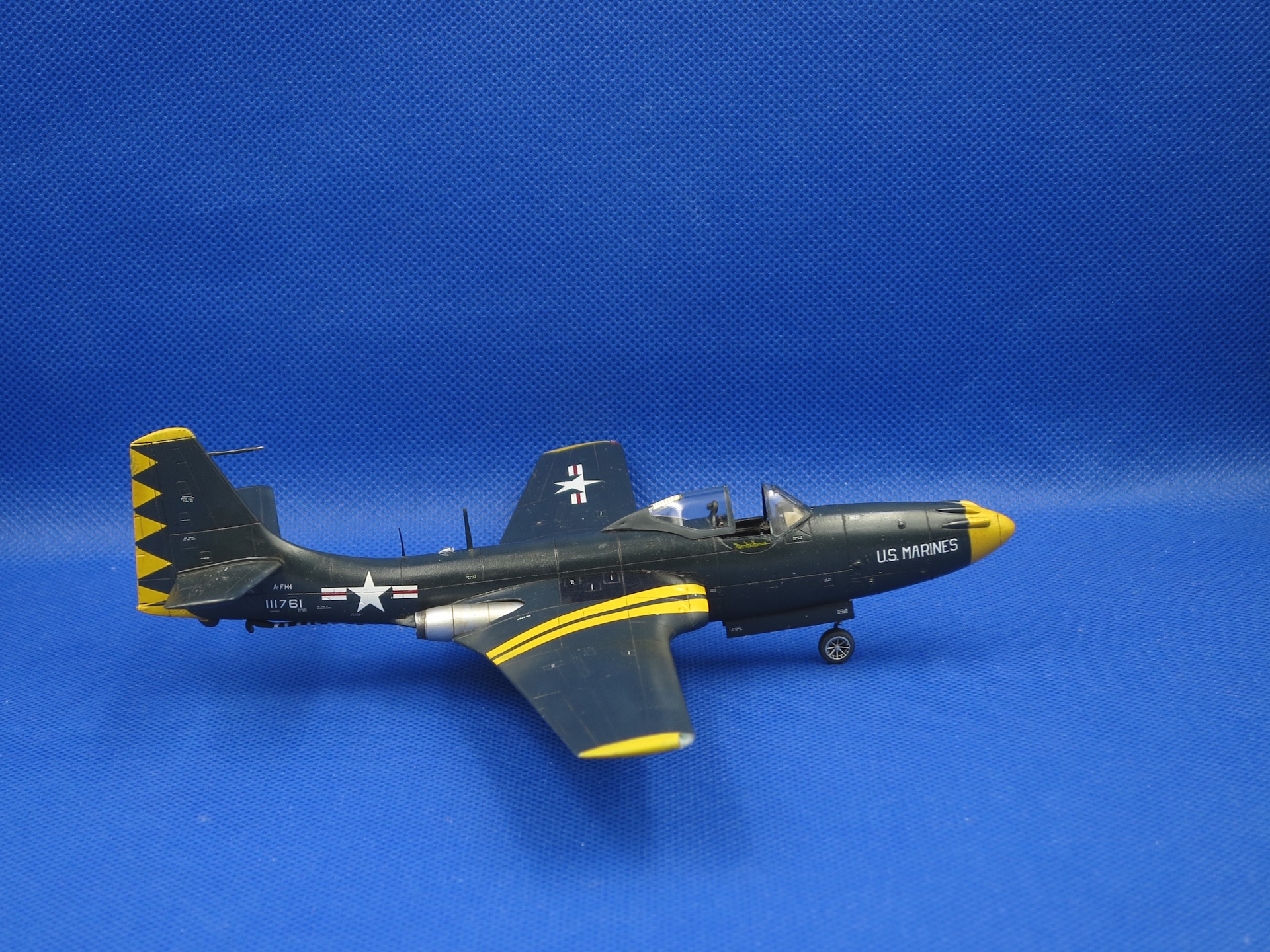 McDonnell FH-1 Phantom (Special Hobby, 1/72)