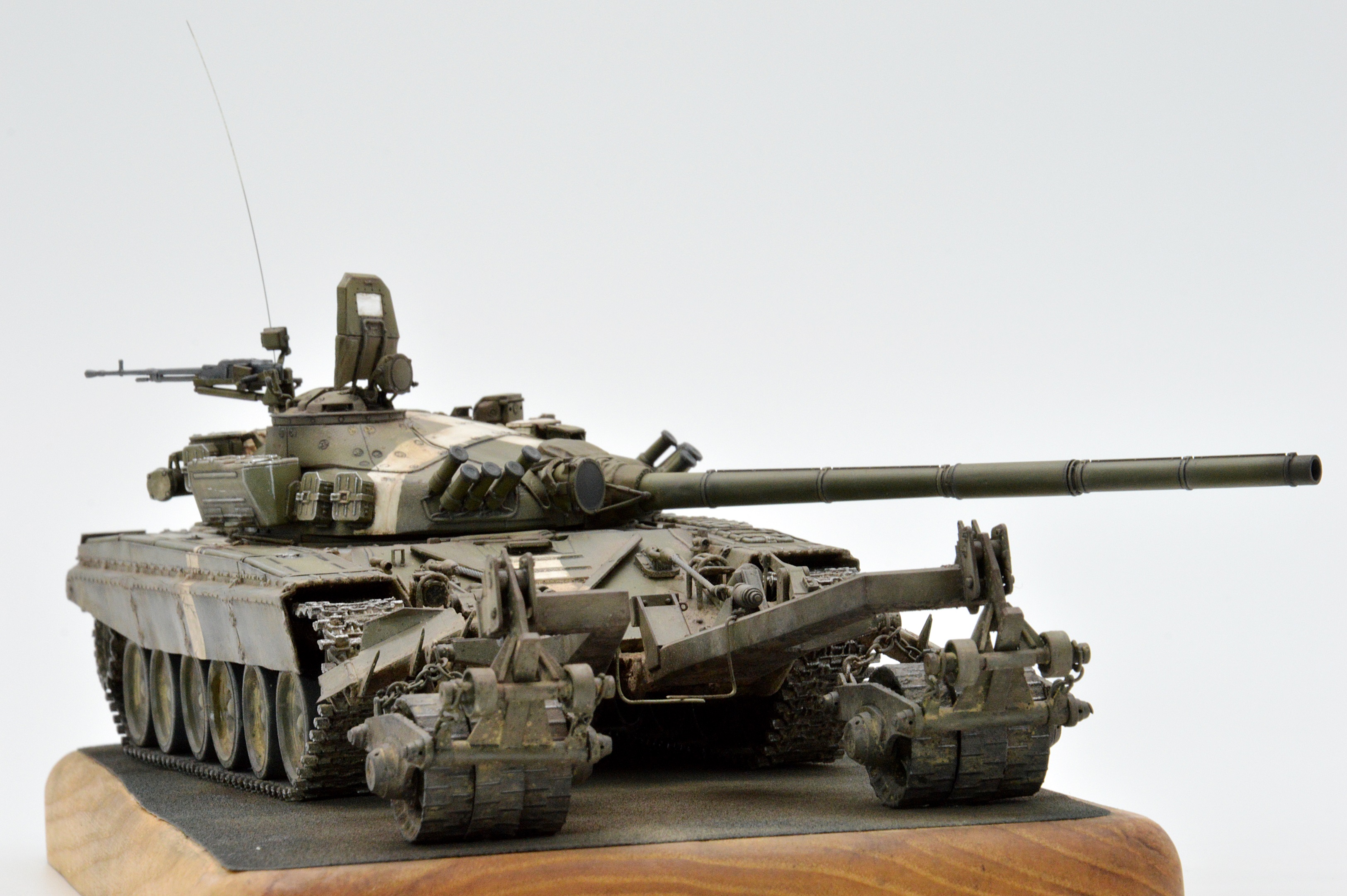 Т-72А с КМТ-7