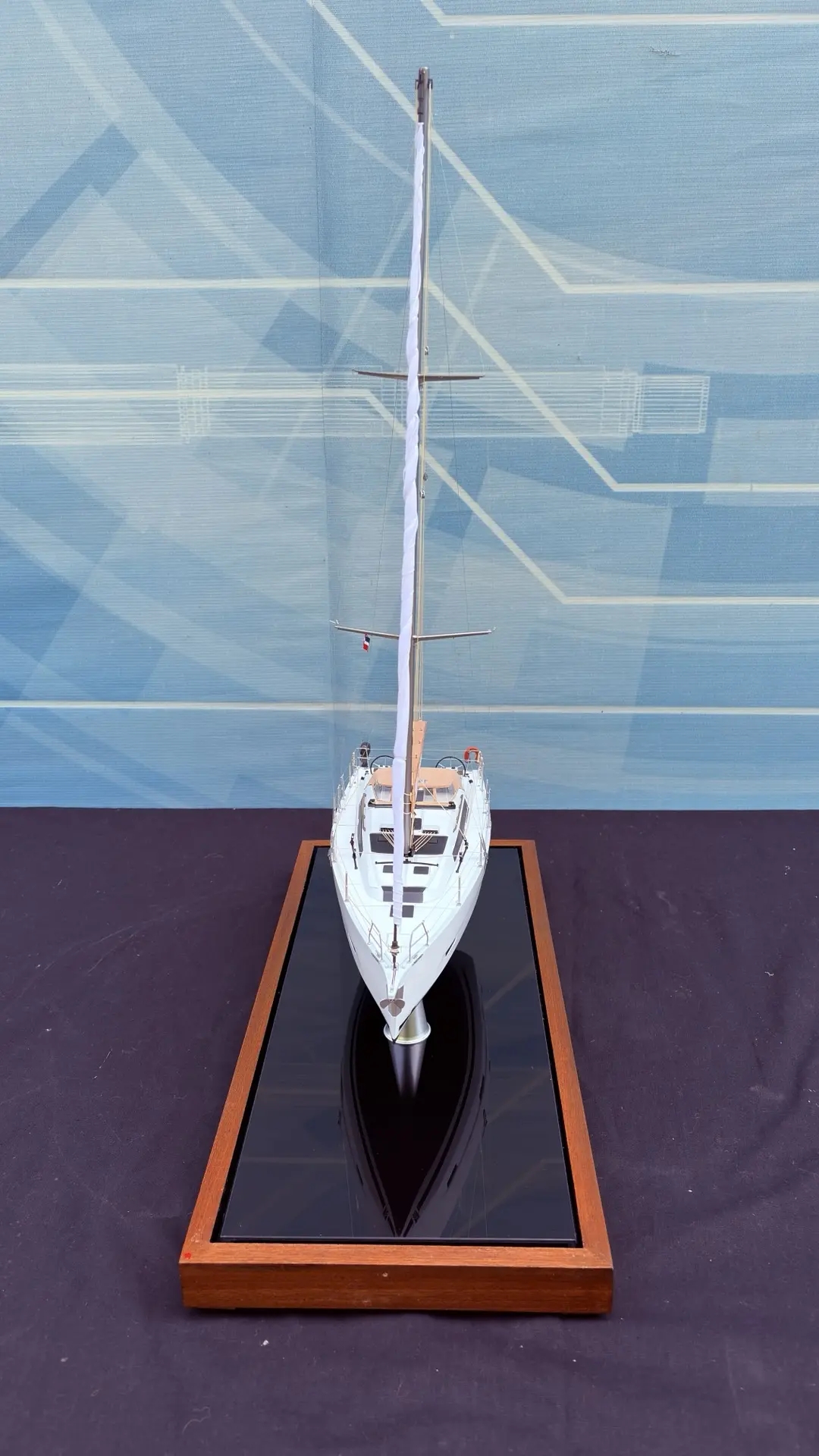Модель яхты «Dufour 430»
