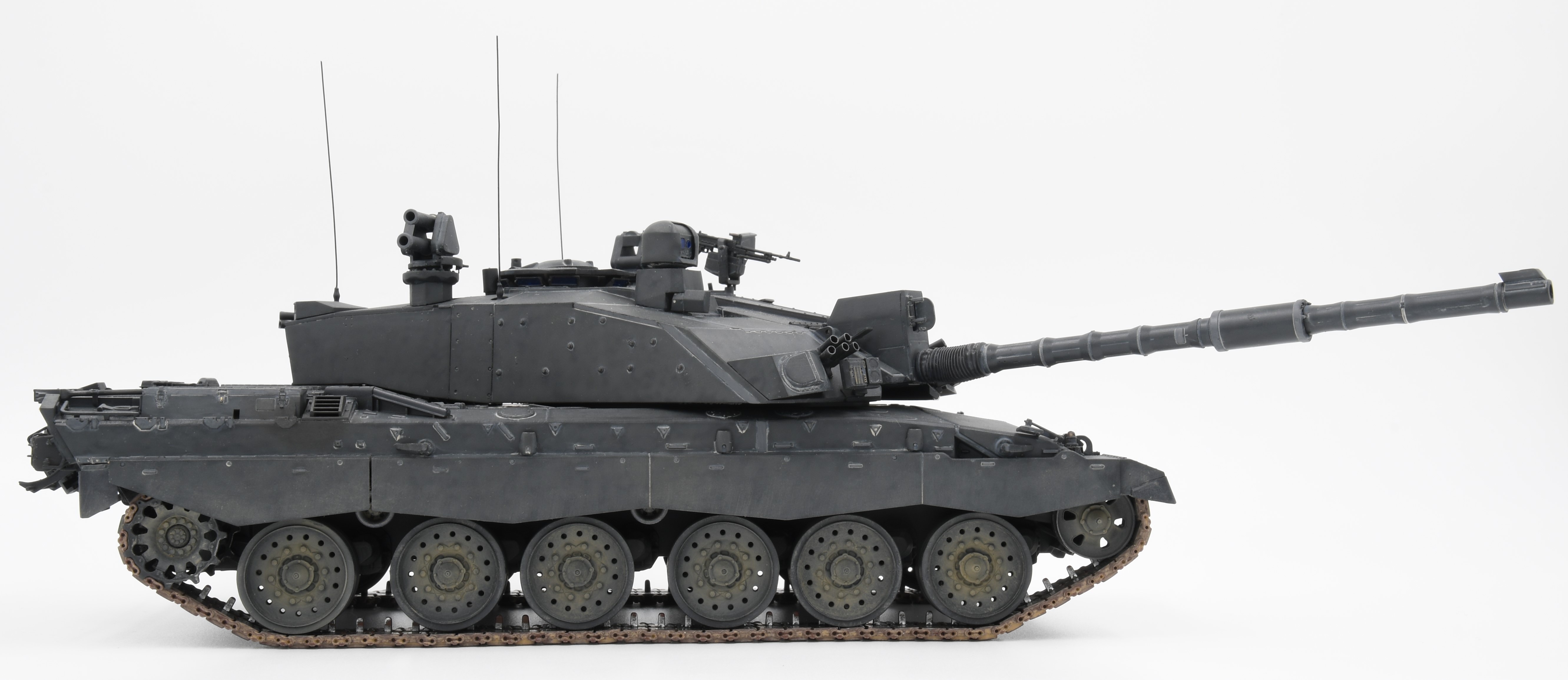 Challenger 2 Black night