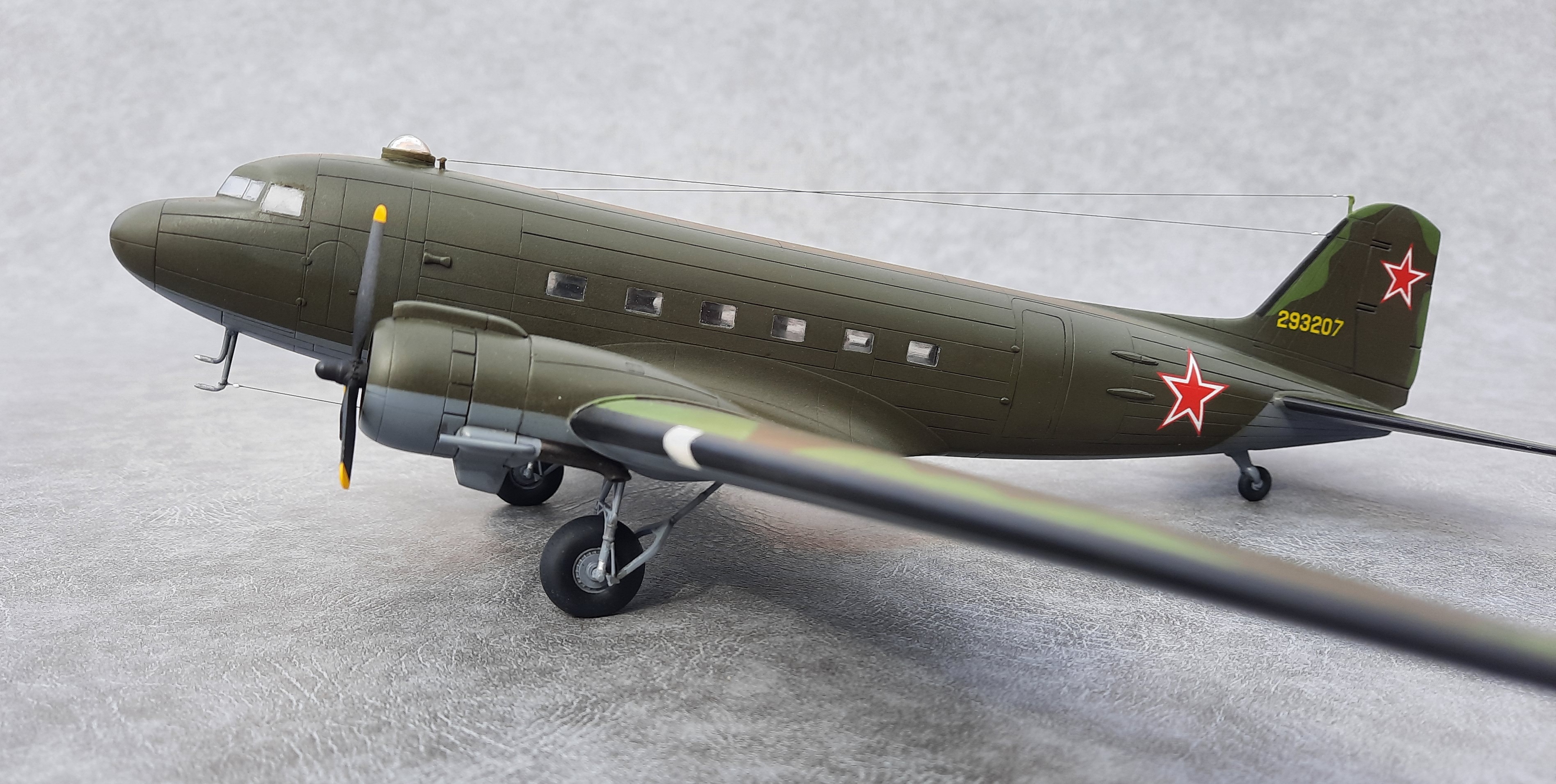 72  Douglas  С-47  Skytrain