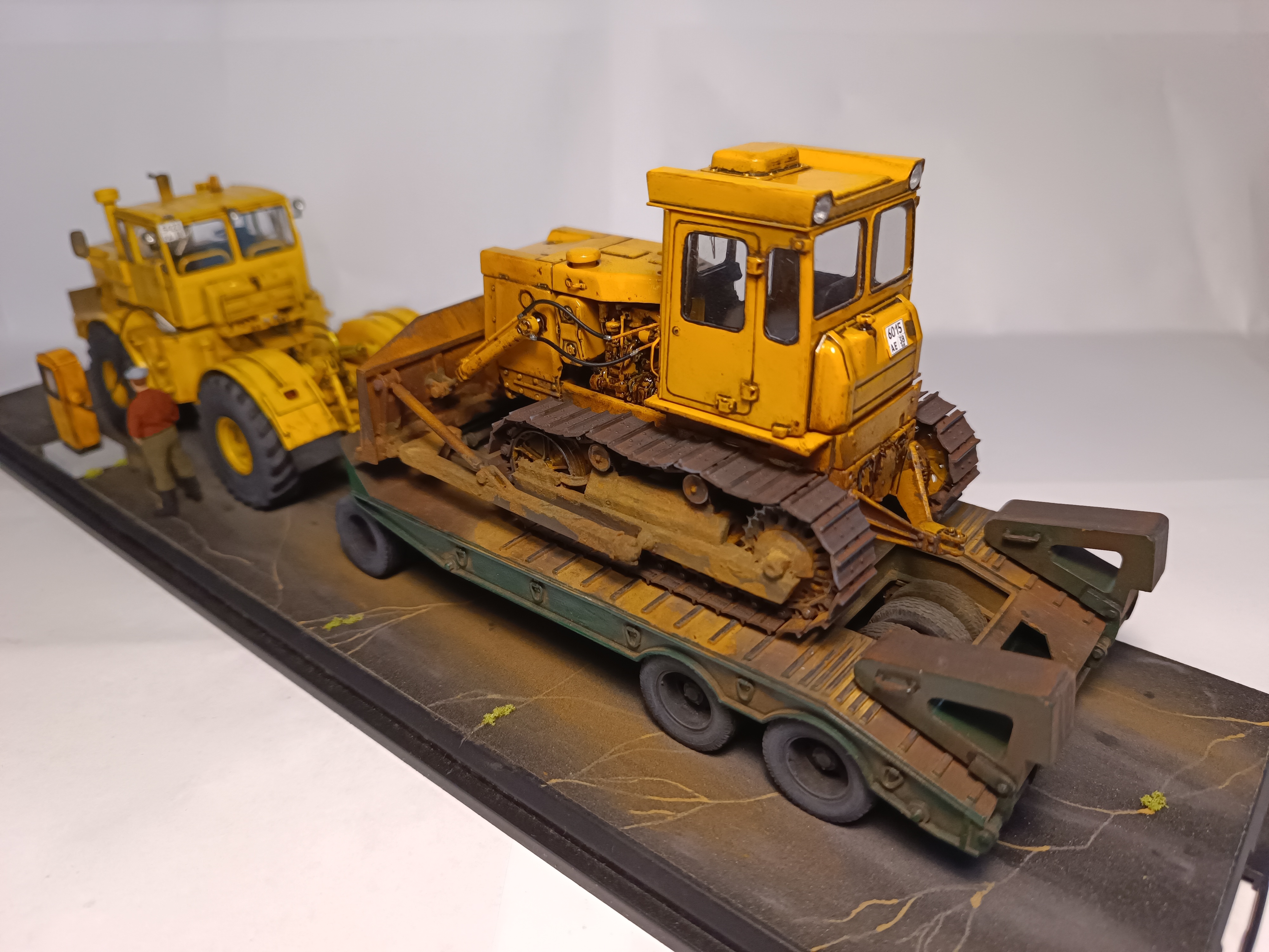 К-701 с тралом ЧМЗАП-5208