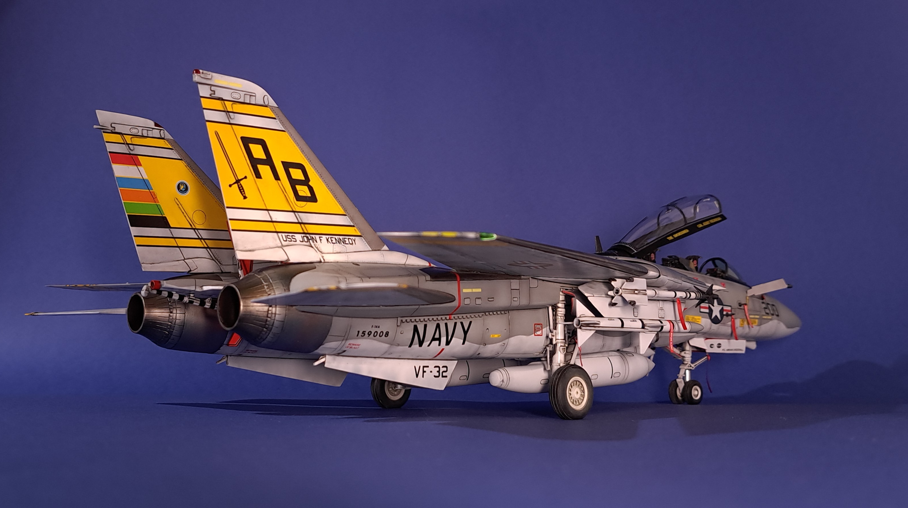 F-14A VF-32 Swordsmen, №159008