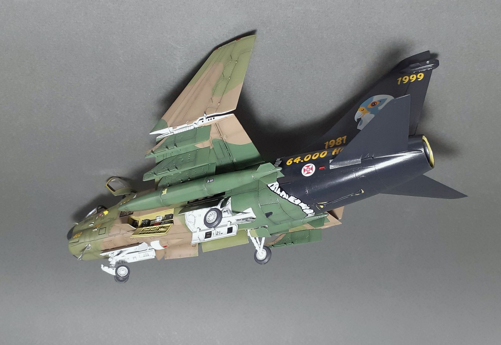 LTV A-7P Corsair II (обр. 1981) (304Sqn. Magnificos, Portugal - Air Force, июль 1999) (FAP-15521)