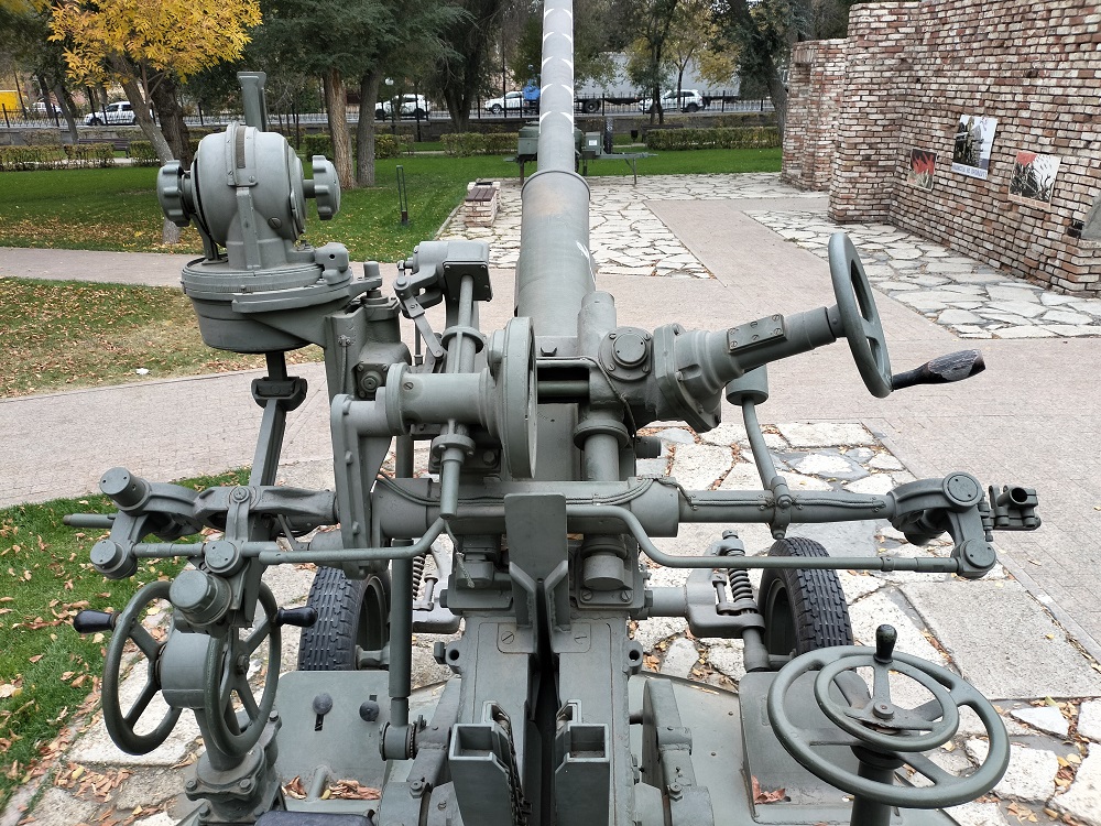 37-мм автоматическая зенитная пушка образца 1939 года (61-К).