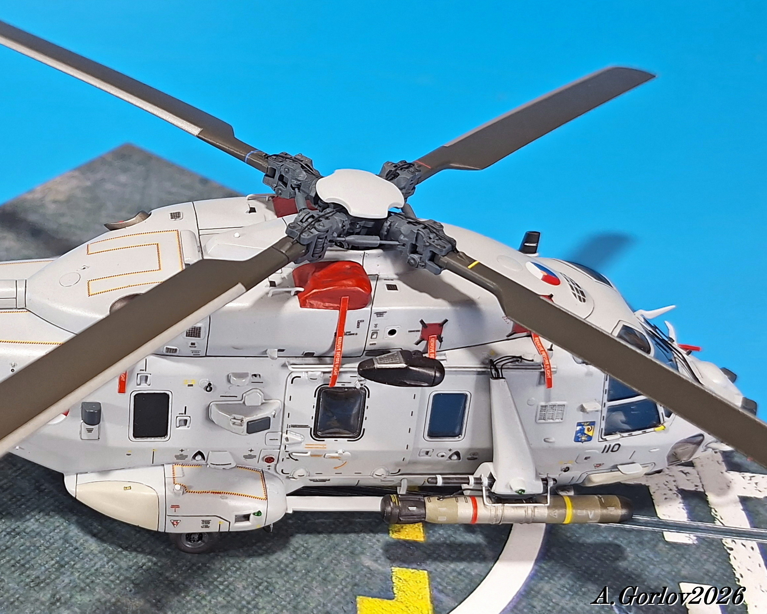 Корабельный транспортно-боевой вертолёт NH90 NFH