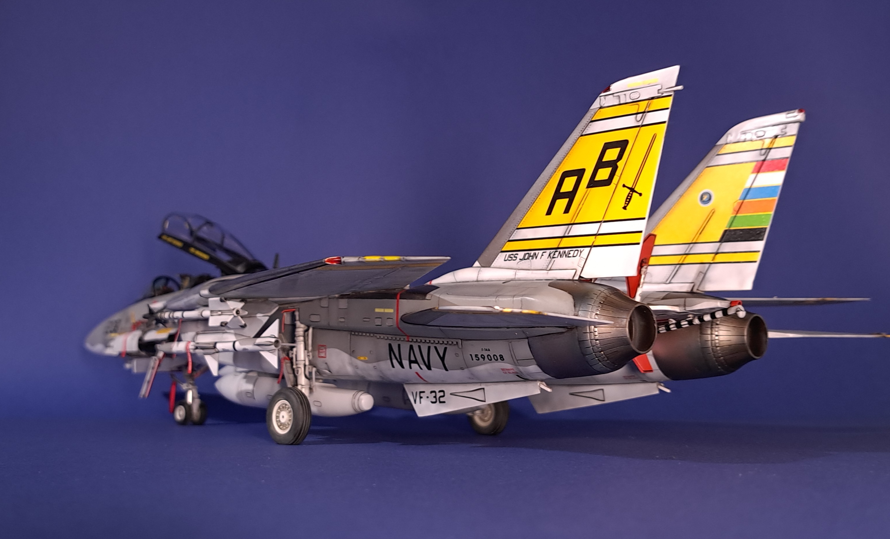 F-14A VF-32 Swordsmen, №159008