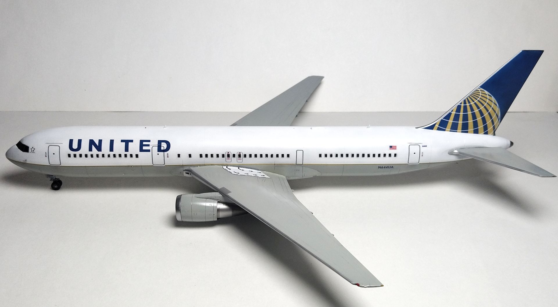 Boeing 767-300 United