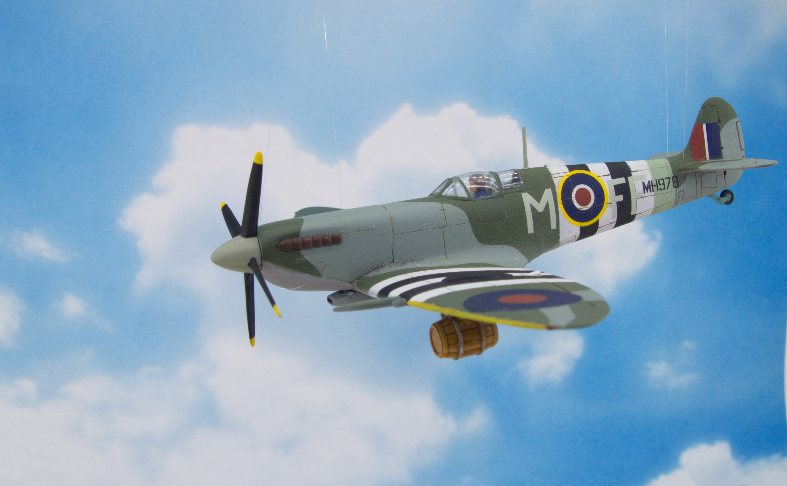 Spitfire Mk.IX с пивом