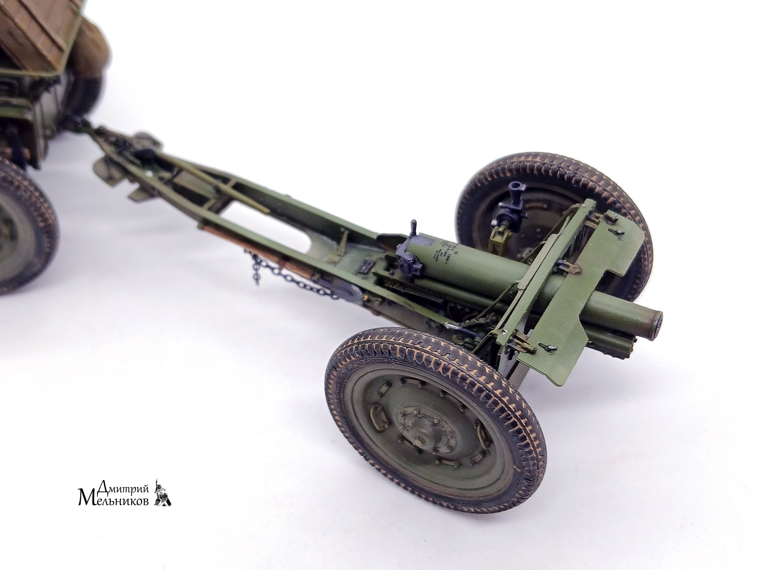 76-мм полковая пушка обр. 1927 года в походном положении с передком обр. 1938 года.