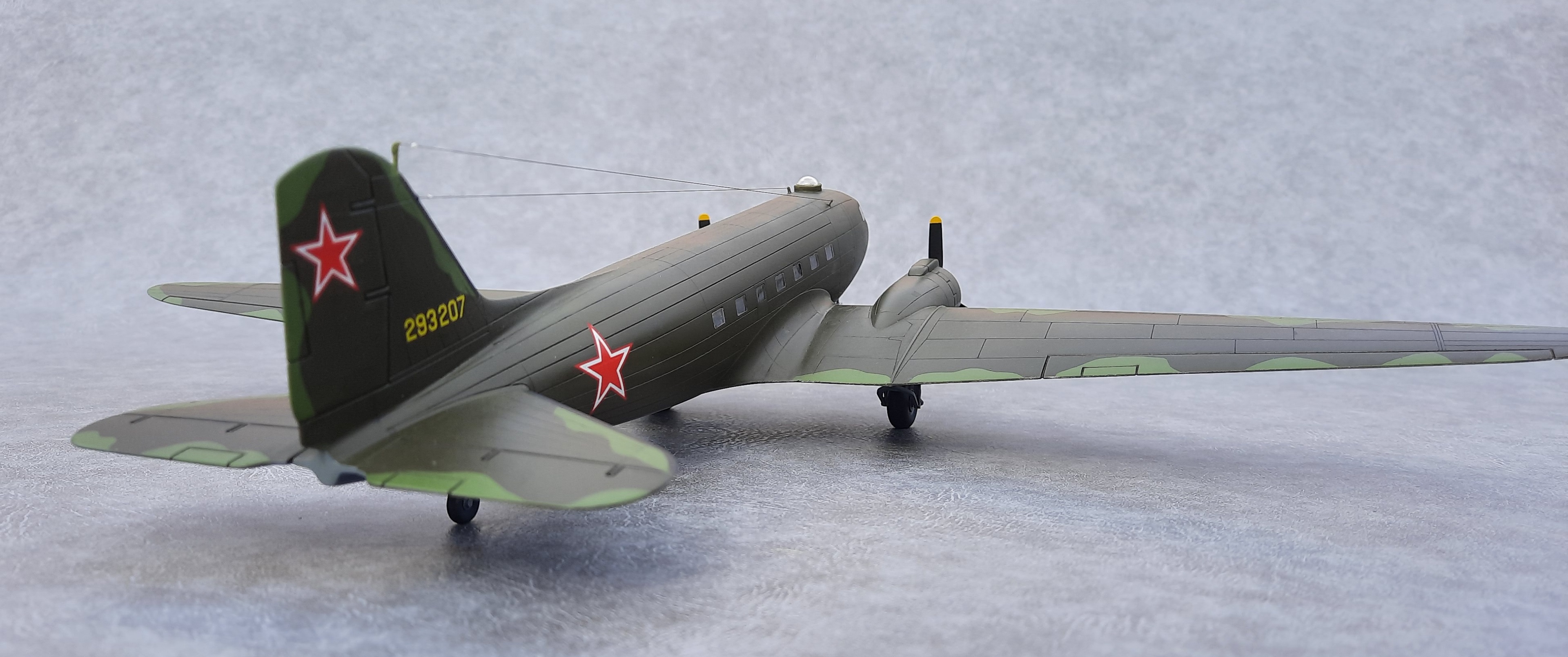 72  Douglas  С-47  Skytrain