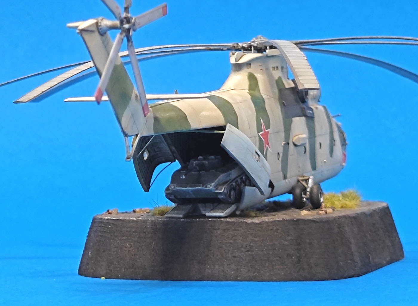 Ми-26 на погрузке