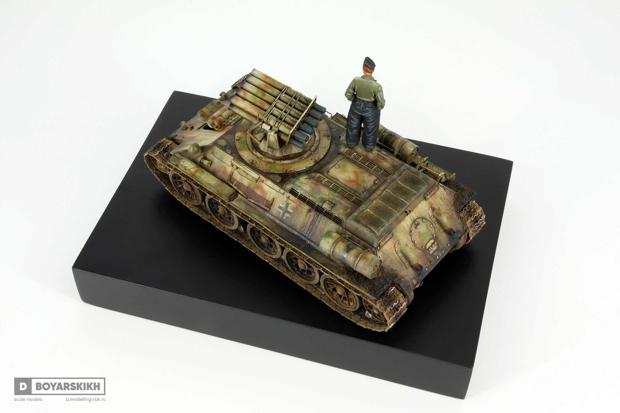 15 cm Panzerverfer 42 auf Pz.Kpfw T-34 747(r)