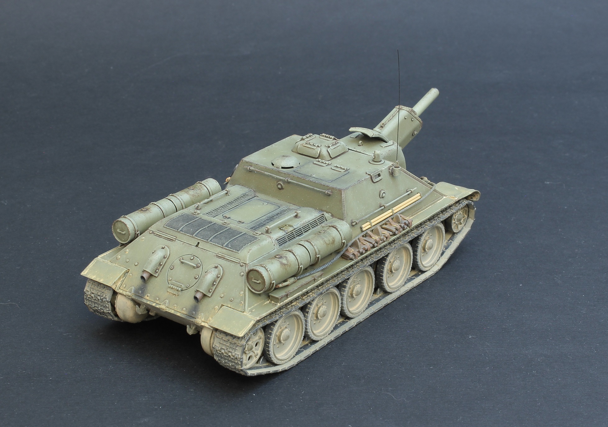 СУ -122     1:48        ( Russian Tank Destroyer SU-122 Tamiya 32527  )