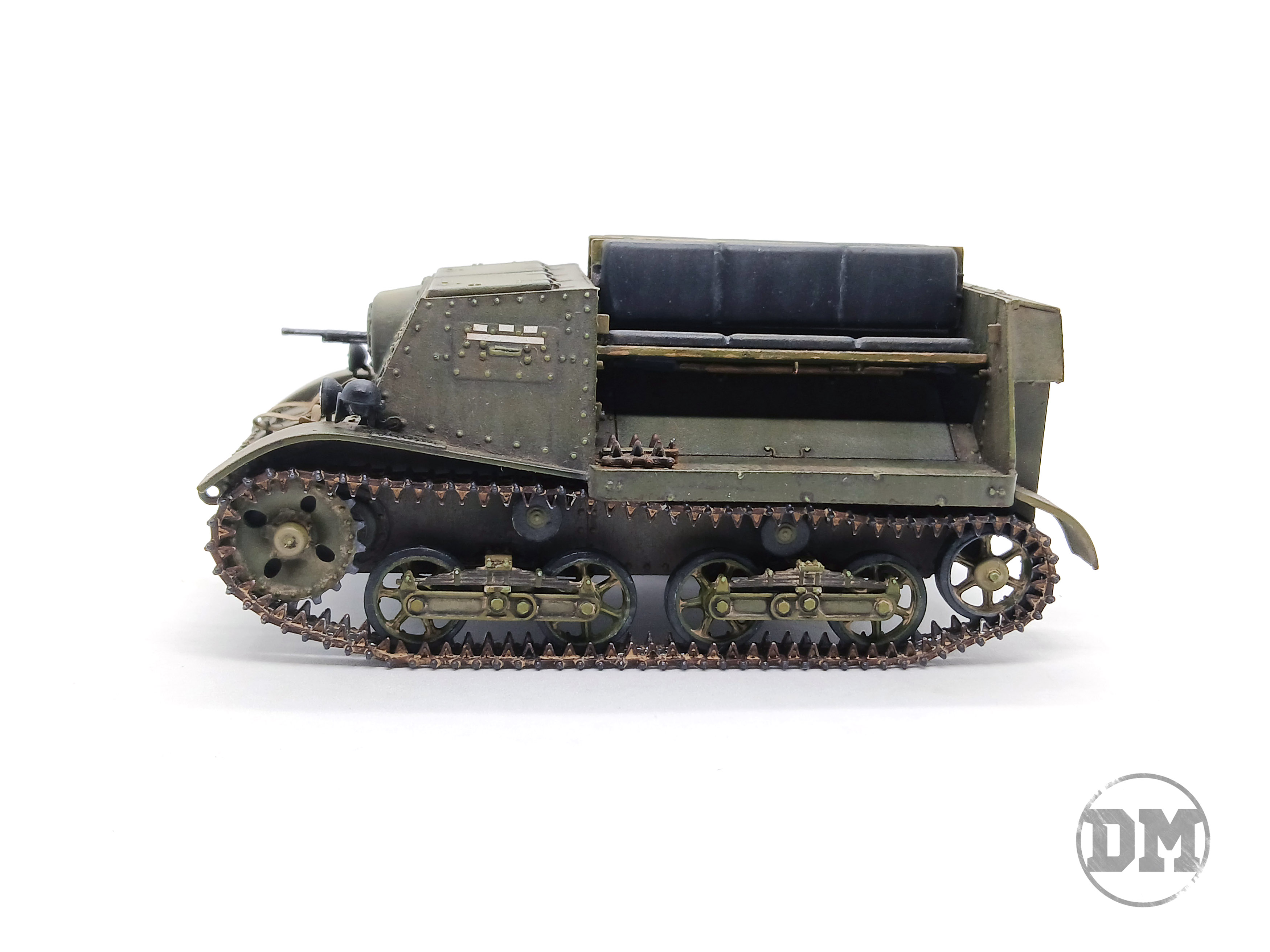 Легкий артеллерийский тягач Т-20 "Комсомолец"