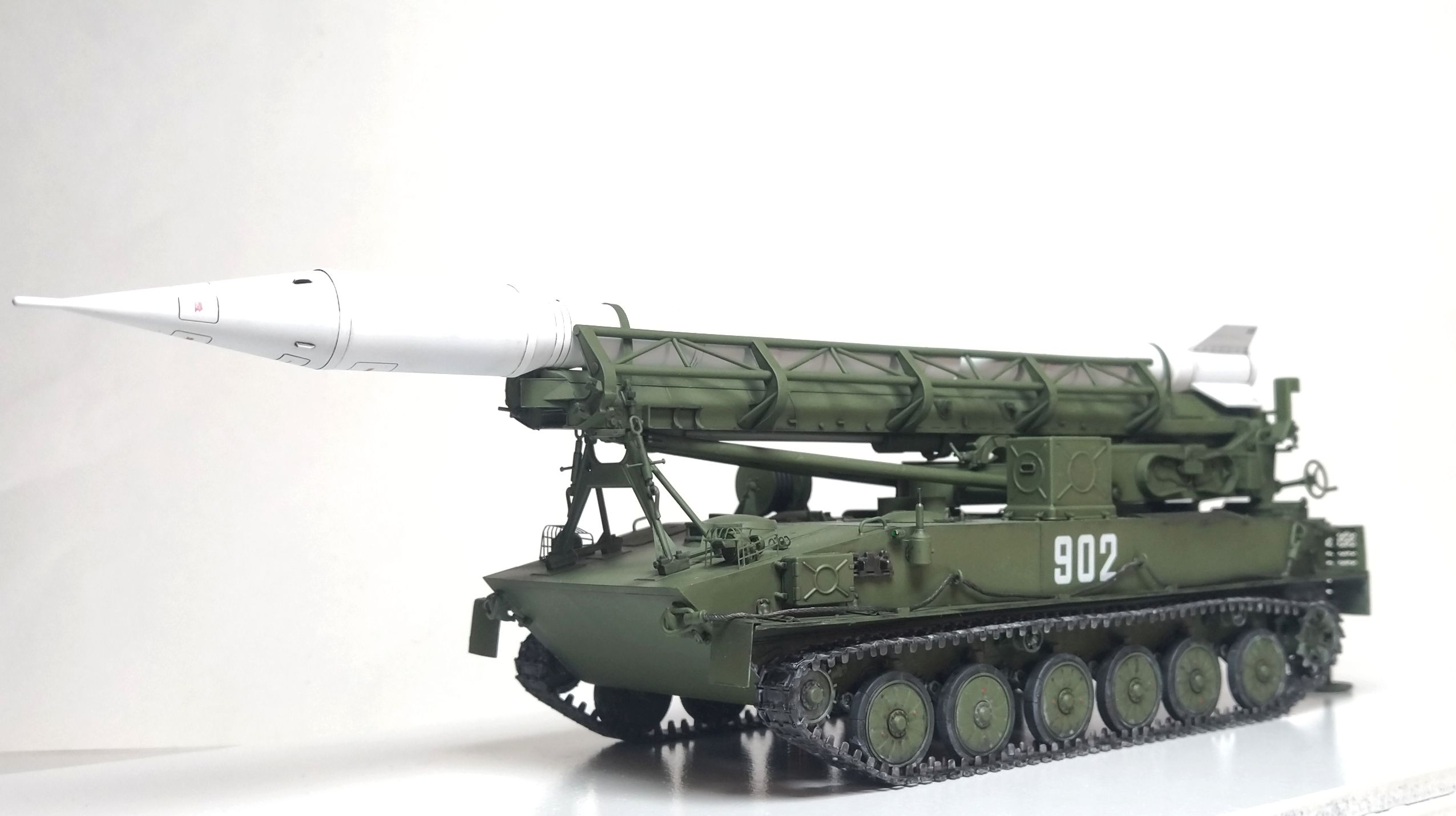 Пусковая установка 2П16 с ракетой 2К6 «Луна»