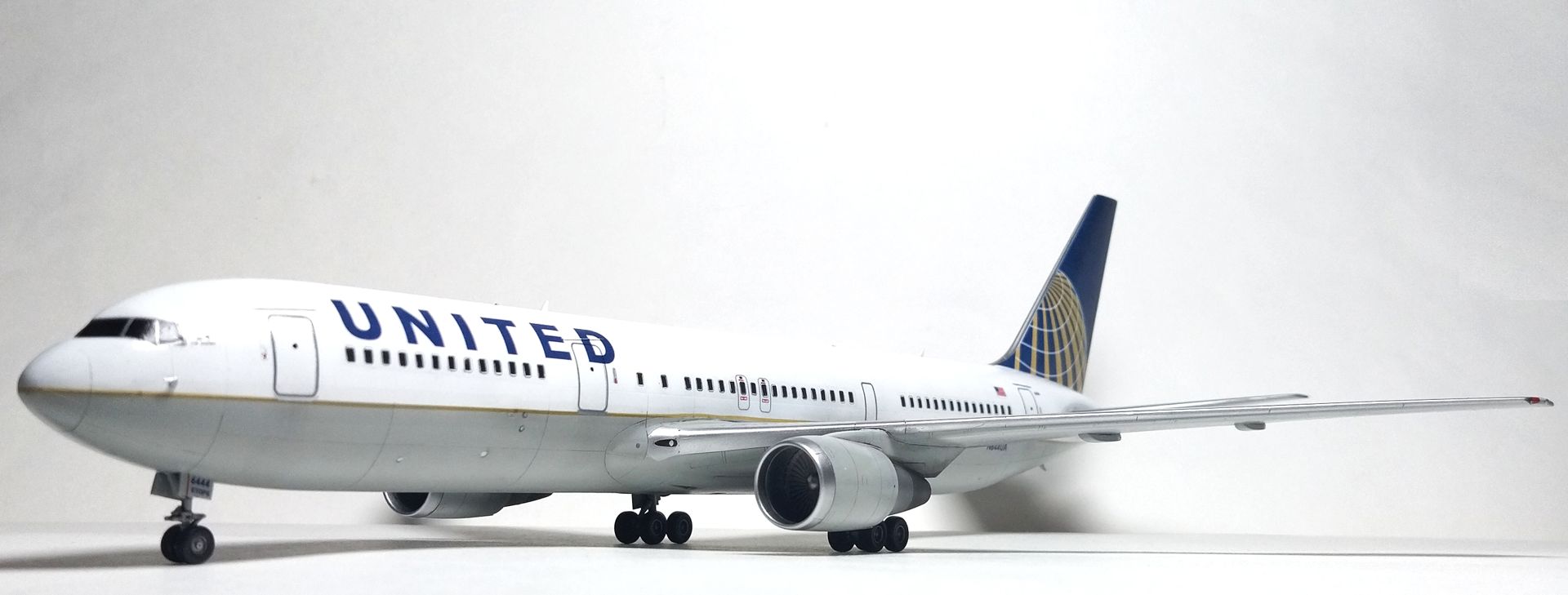 Boeing 767-300 United