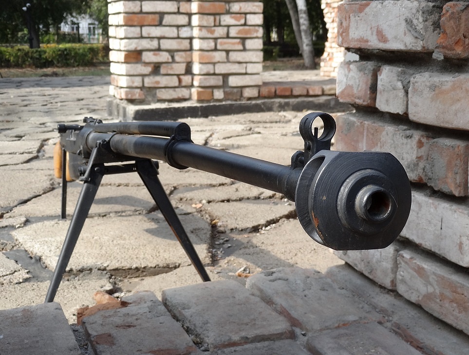 Советское противотанковое ружьё системы Симонова образца 1941 года (ПТРС-41).