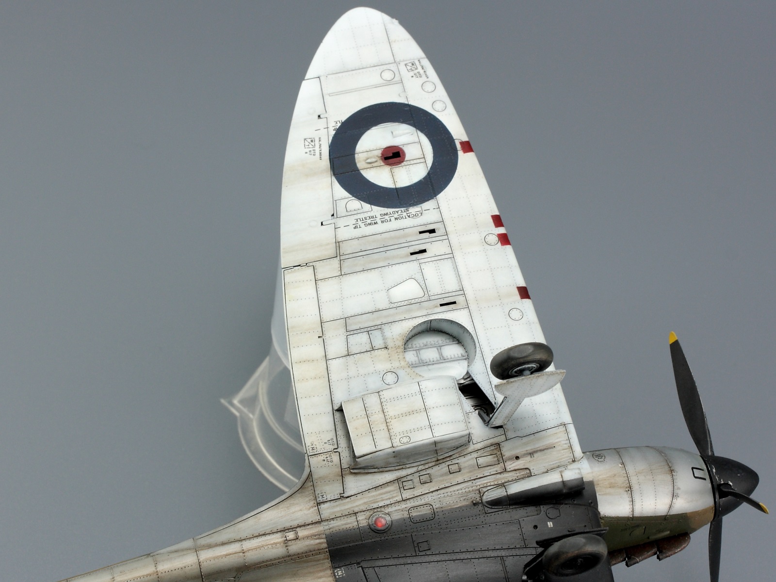1/48 Spitfire Мк 1a из 92 Squadron