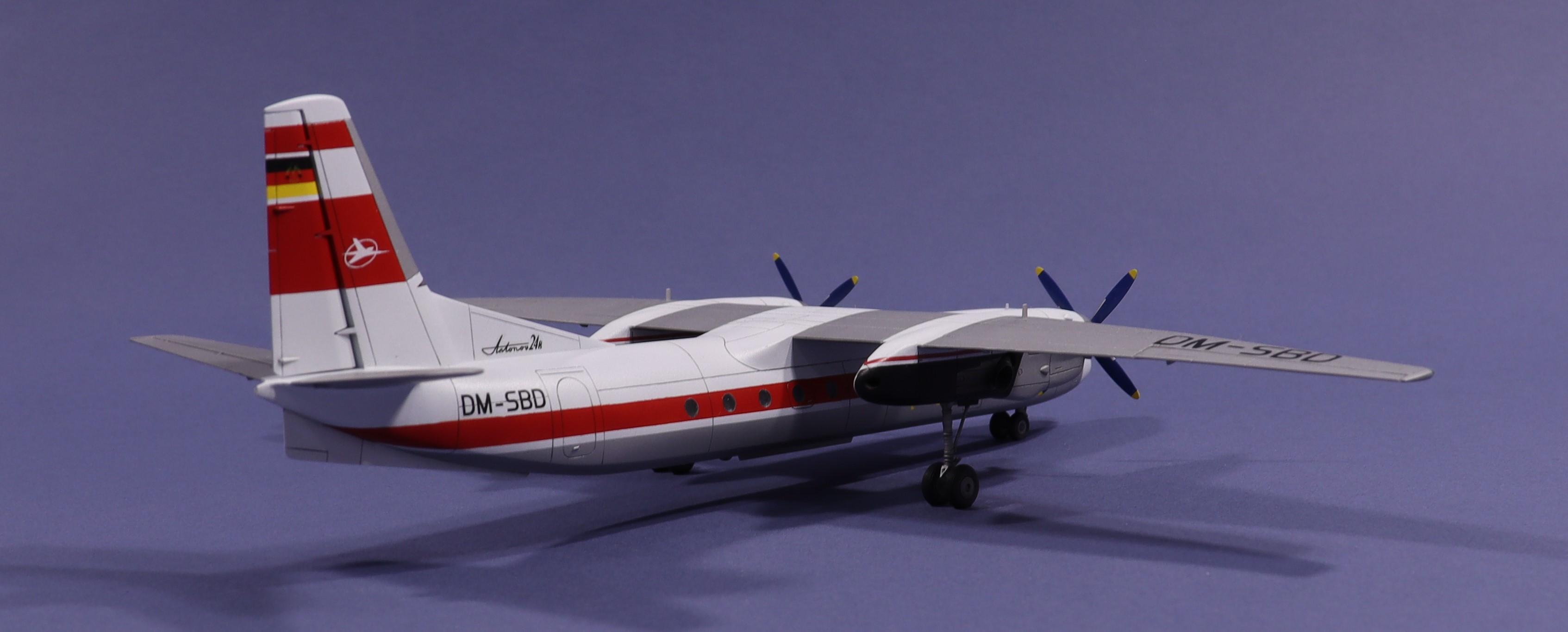 Ан-24Б INTERFLUG
