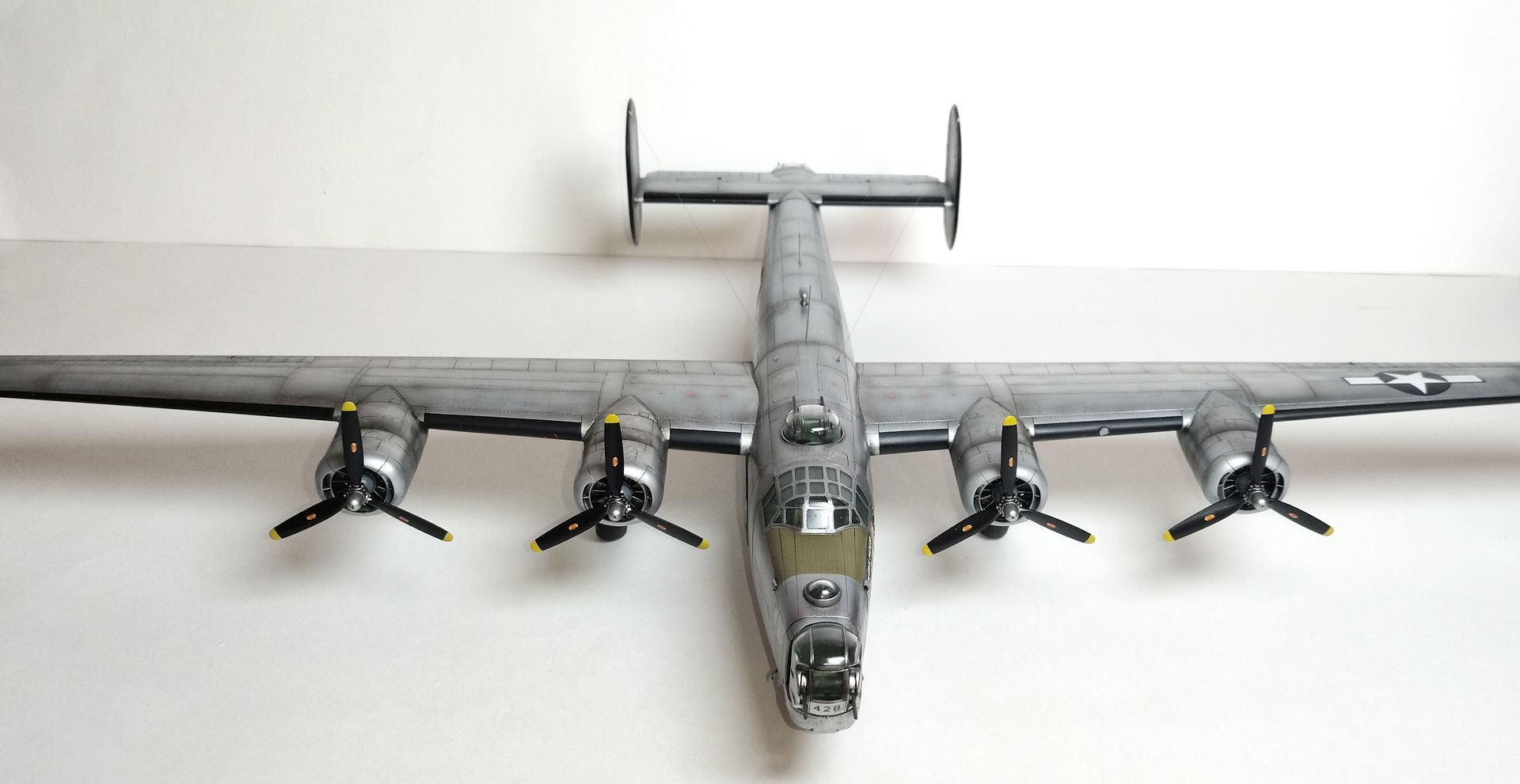 Consolidated B-24J Liberator 1/72