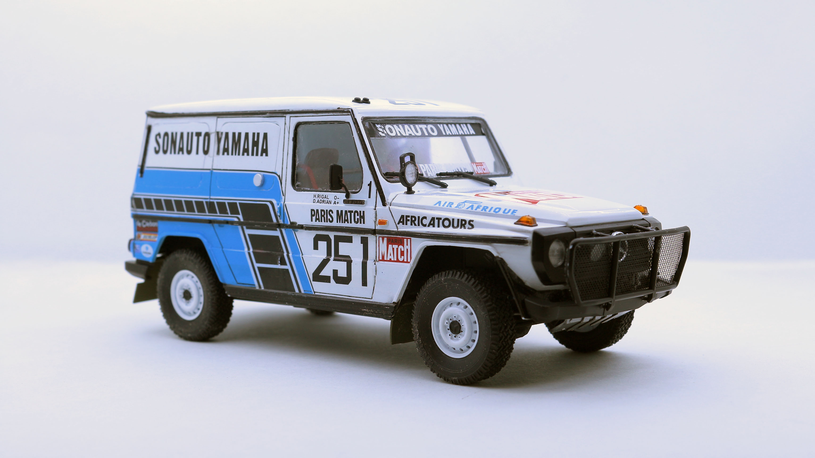 Mercedes-Benz 230 G Paris — Dakar
