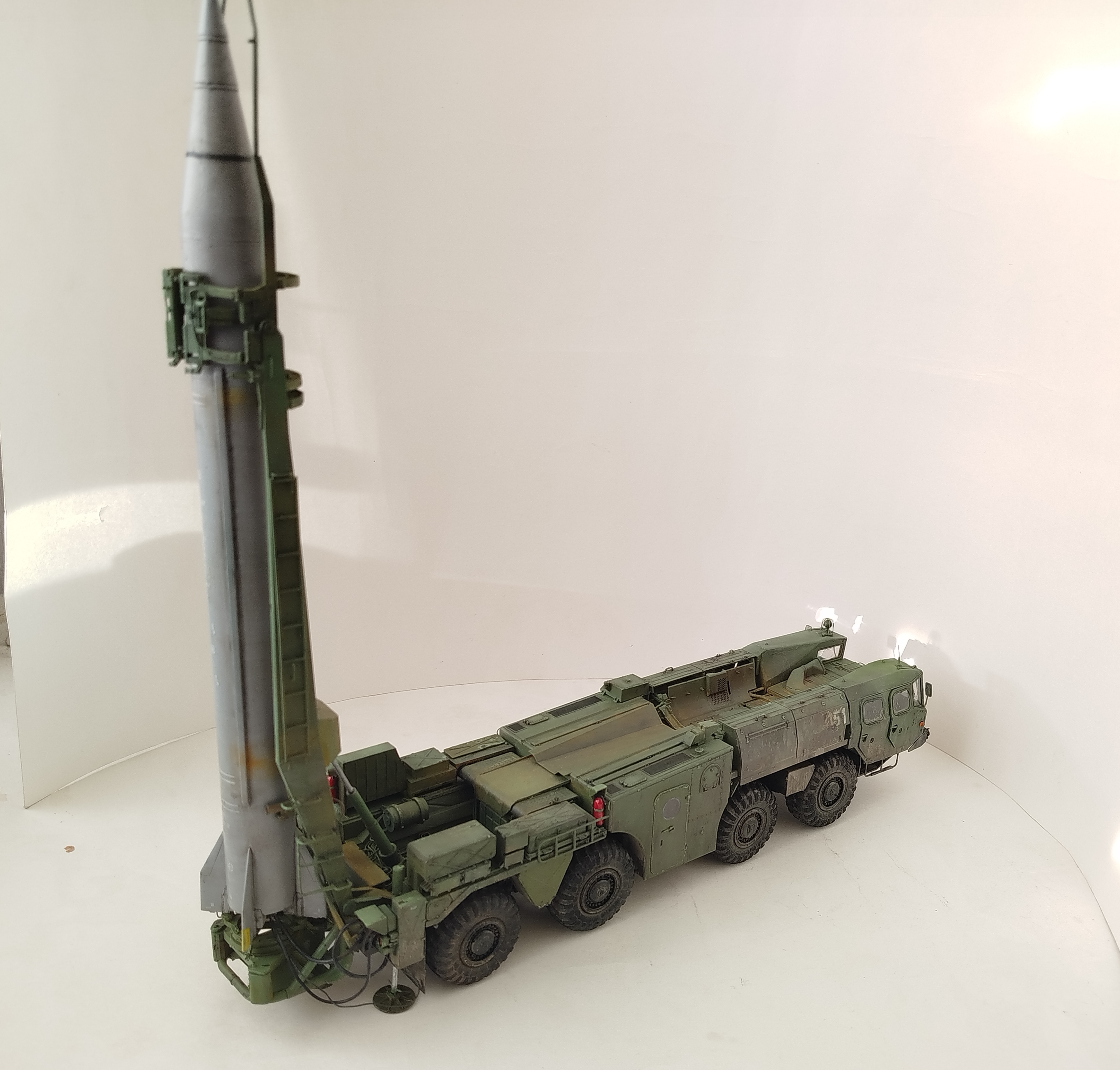 Пусковая установка 9п117м1 с ракетой р17 ракетного комплекса 9к72 "Эльбрус" (SCUD-B)