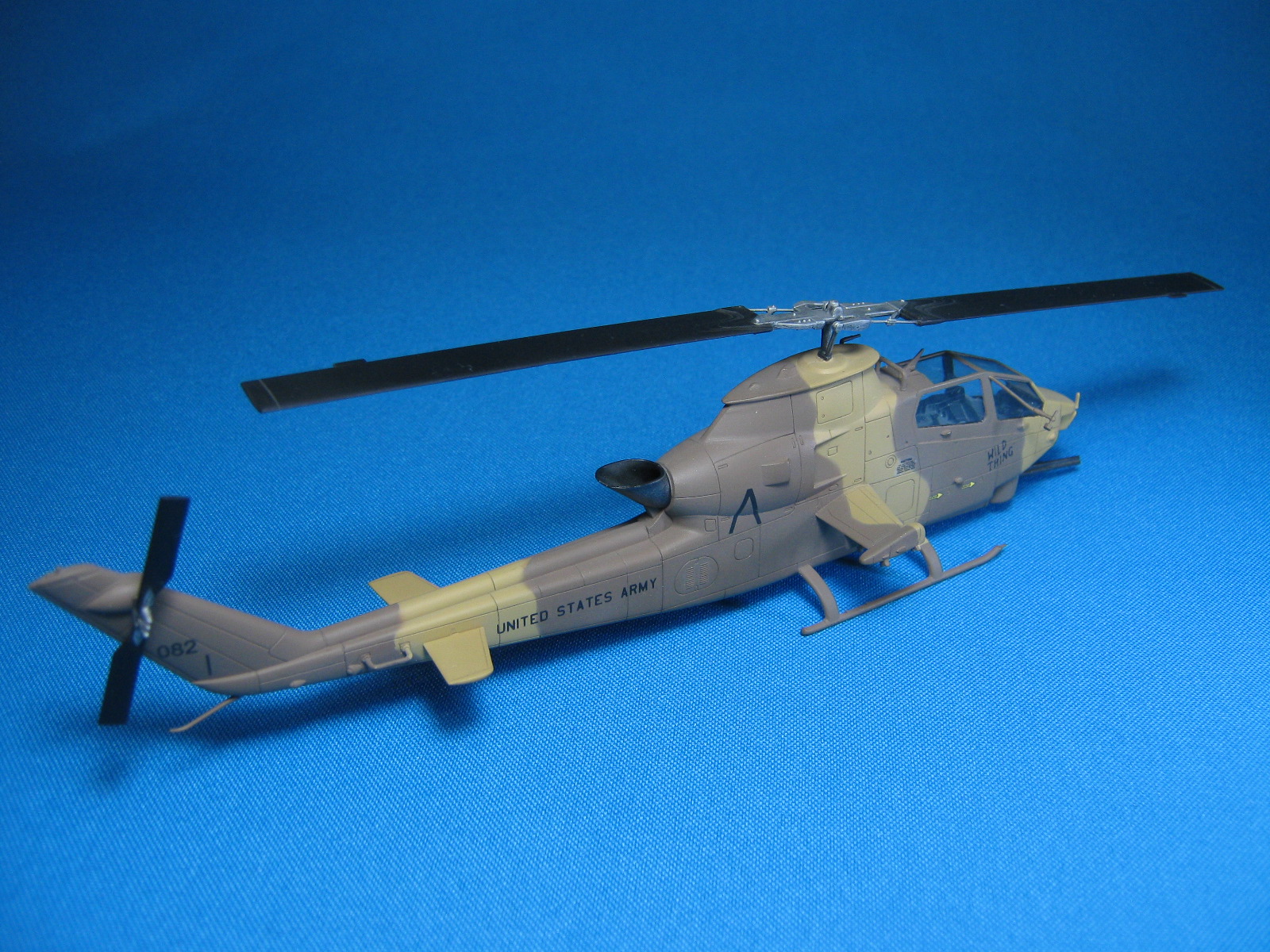 Вертолёт AH-1F Cobra Attack