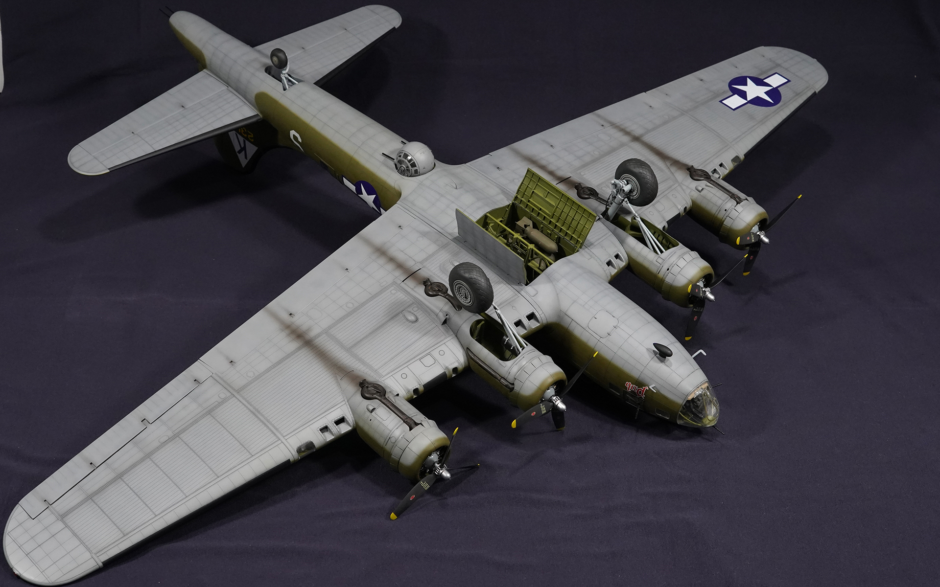 B-17F Ye Olde Pub