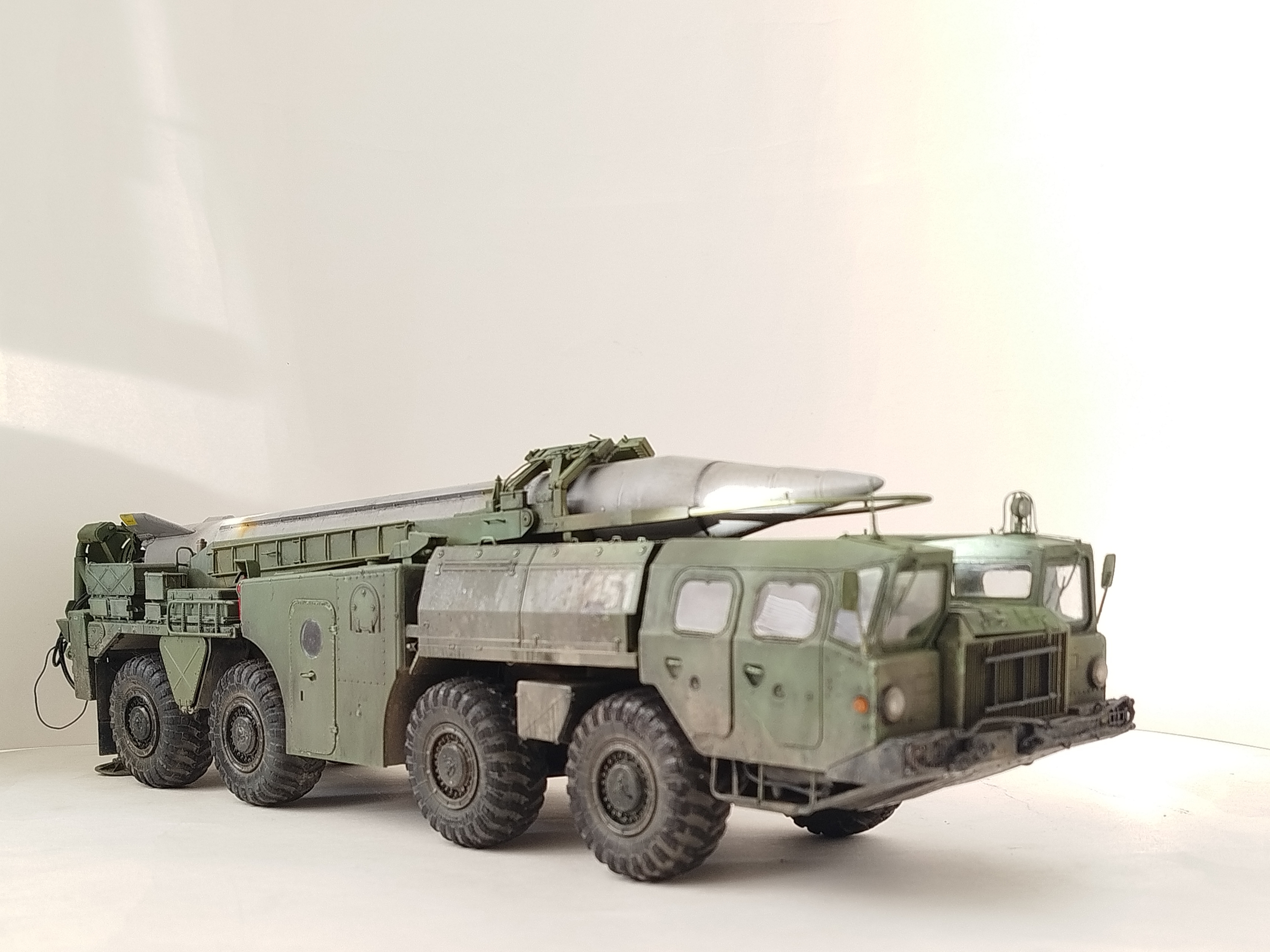 Пусковая установка 9п117м1 с ракетой р17 ракетного комплекса 9к72 "Эльбрус" (SCUD-B)