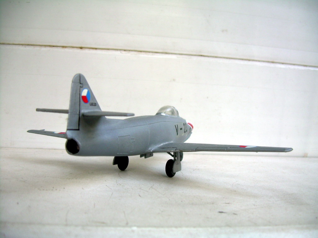 Letov L-52