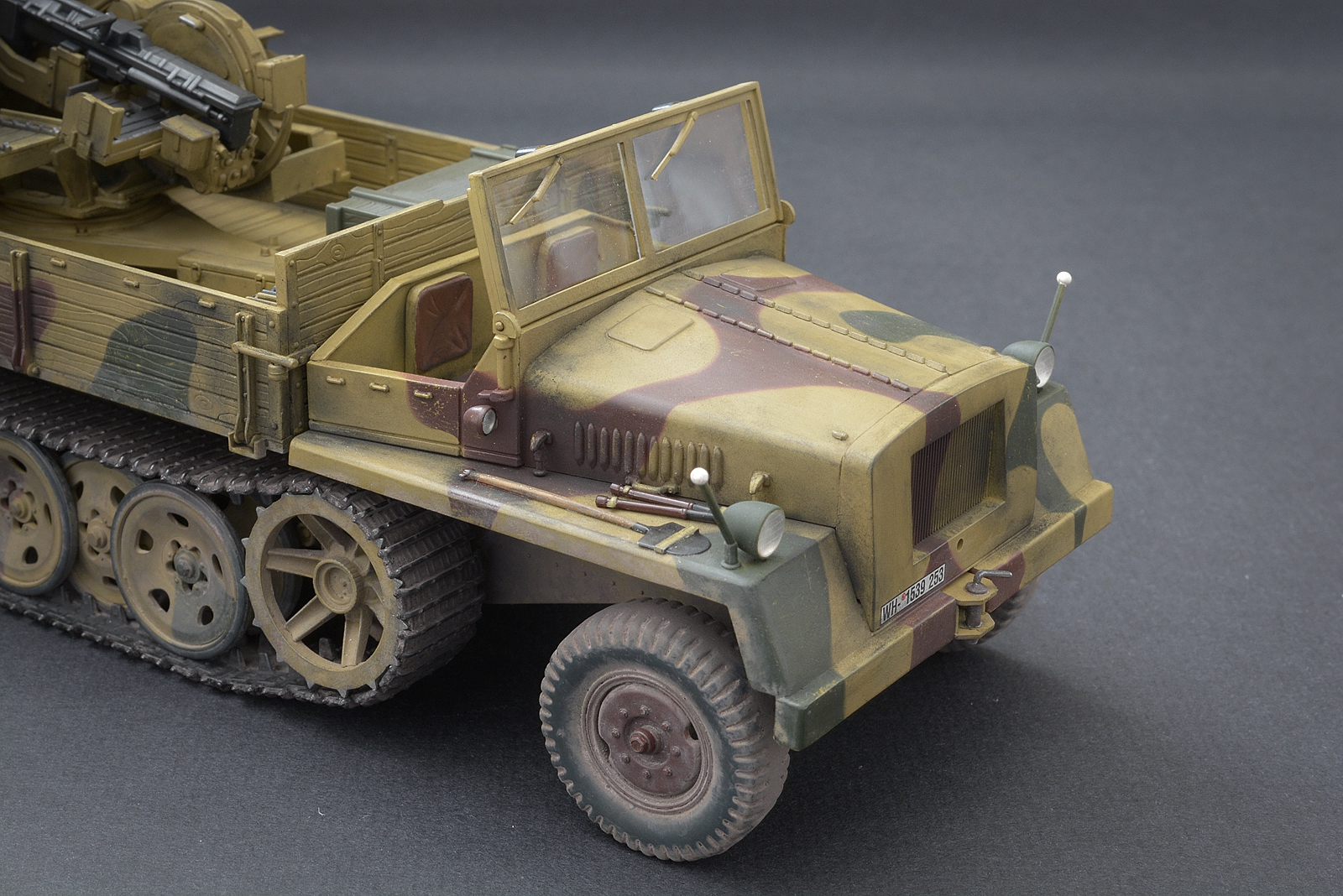 Тяжелый тягач sWS c 37-мм зенитной пушкой FlaK.43