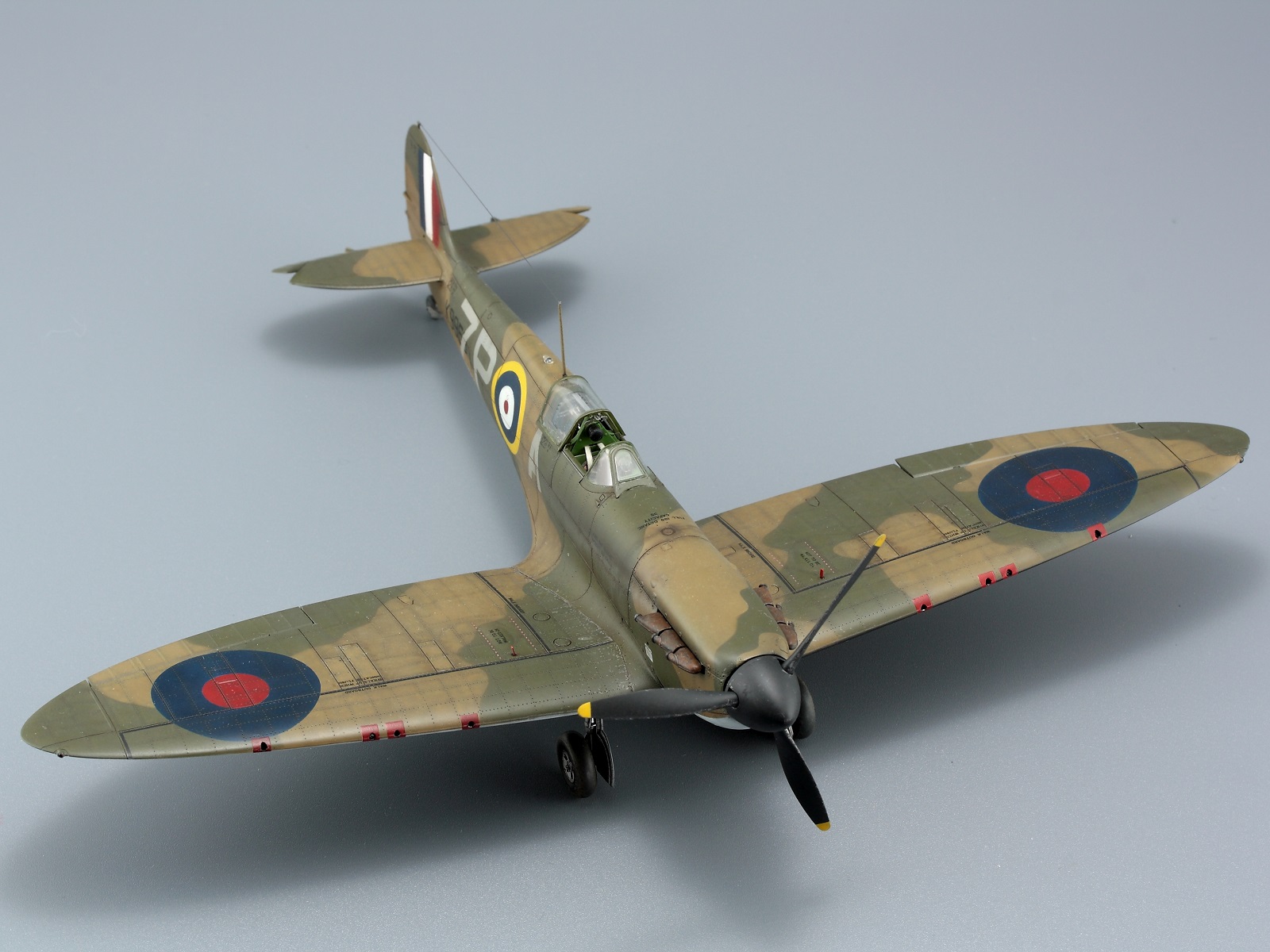1/48 Spitfire Мк 1a из 74 Squadron