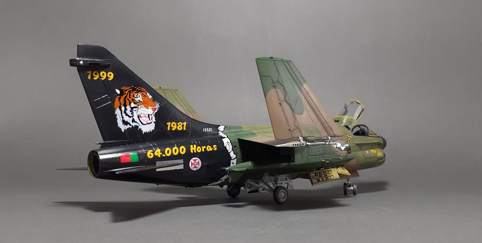 LTV A-7P Corsair II (обр. 1981) (304Sqn. Magnificos, Portugal - Air Force, июль 1999) (FAP-15521)