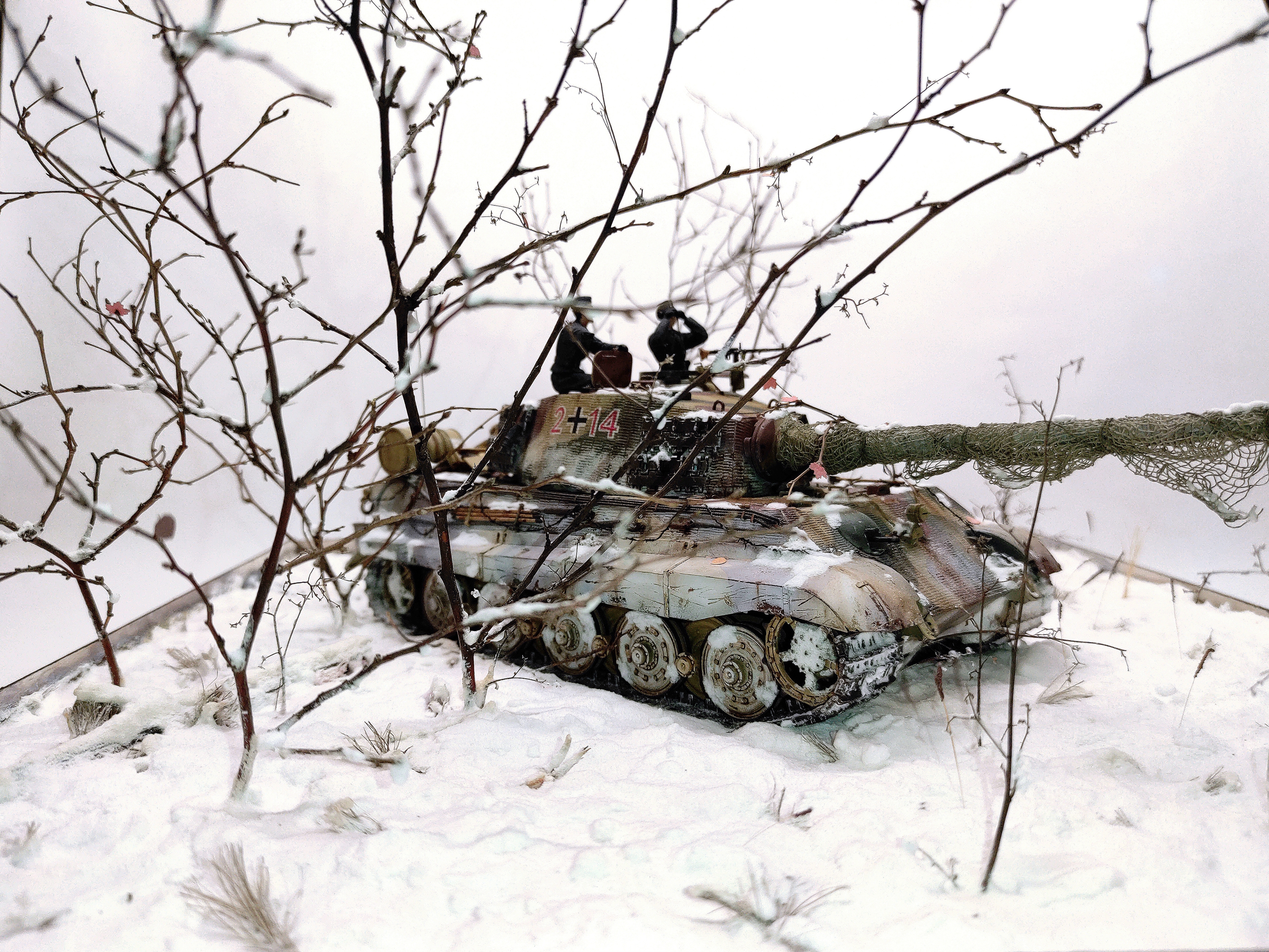 Зимняя диорамка с Королевским Тигром