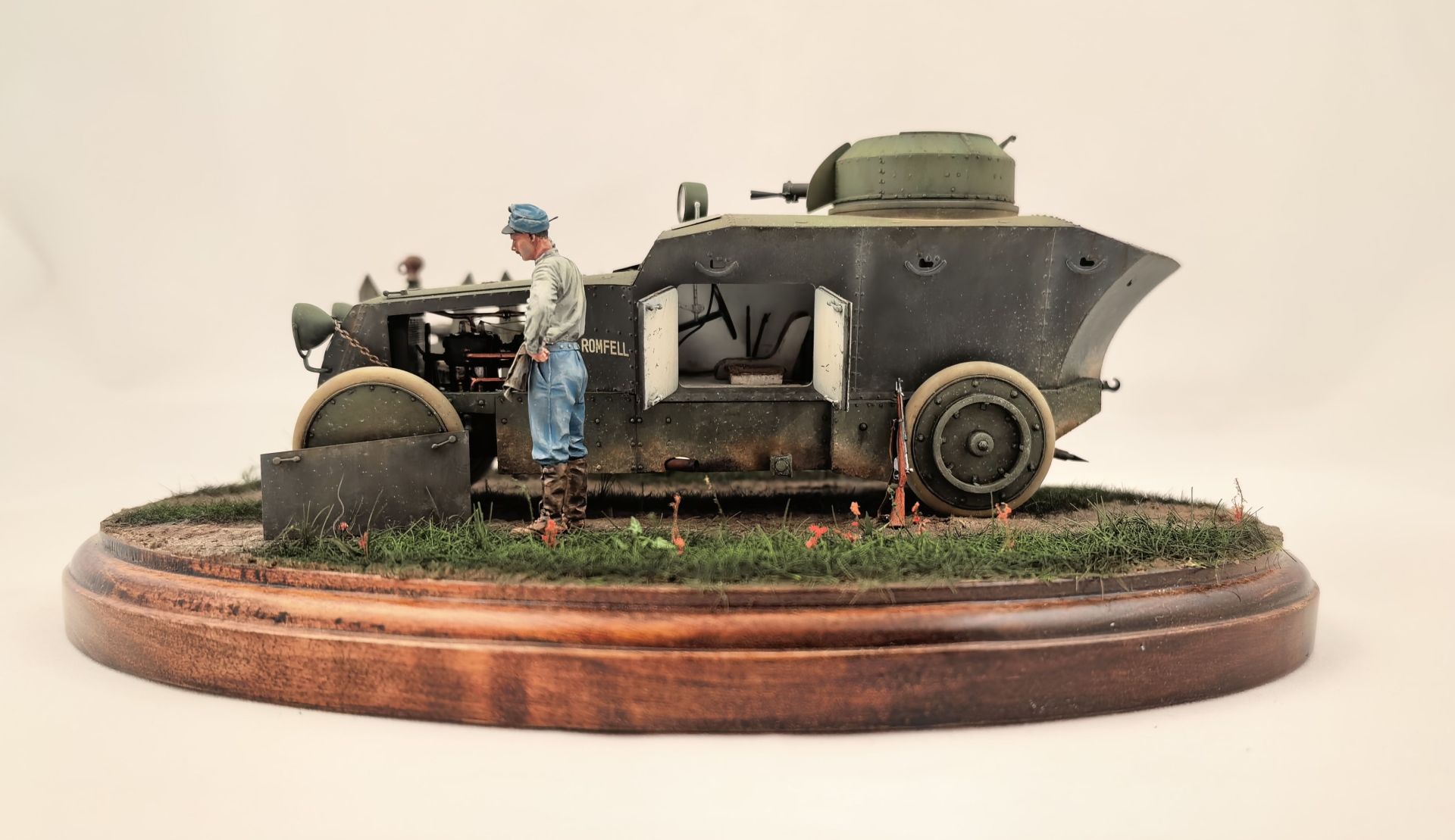 Romfell Panzerwagen
