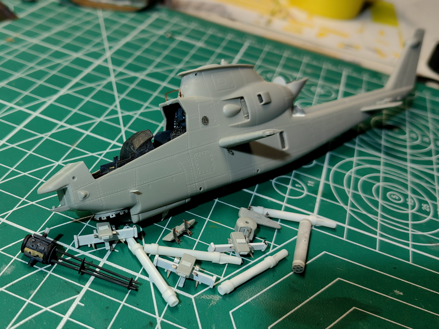 AH-1E / Up-Gun AH-1S "Cobra"