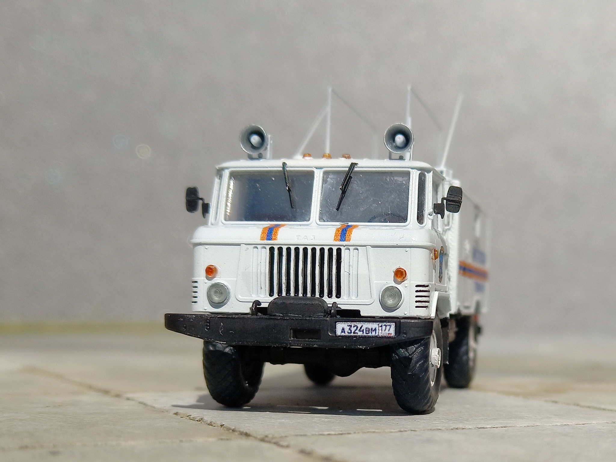 Командно-штабная машина  Р-142Н  (ГАЗ-66)