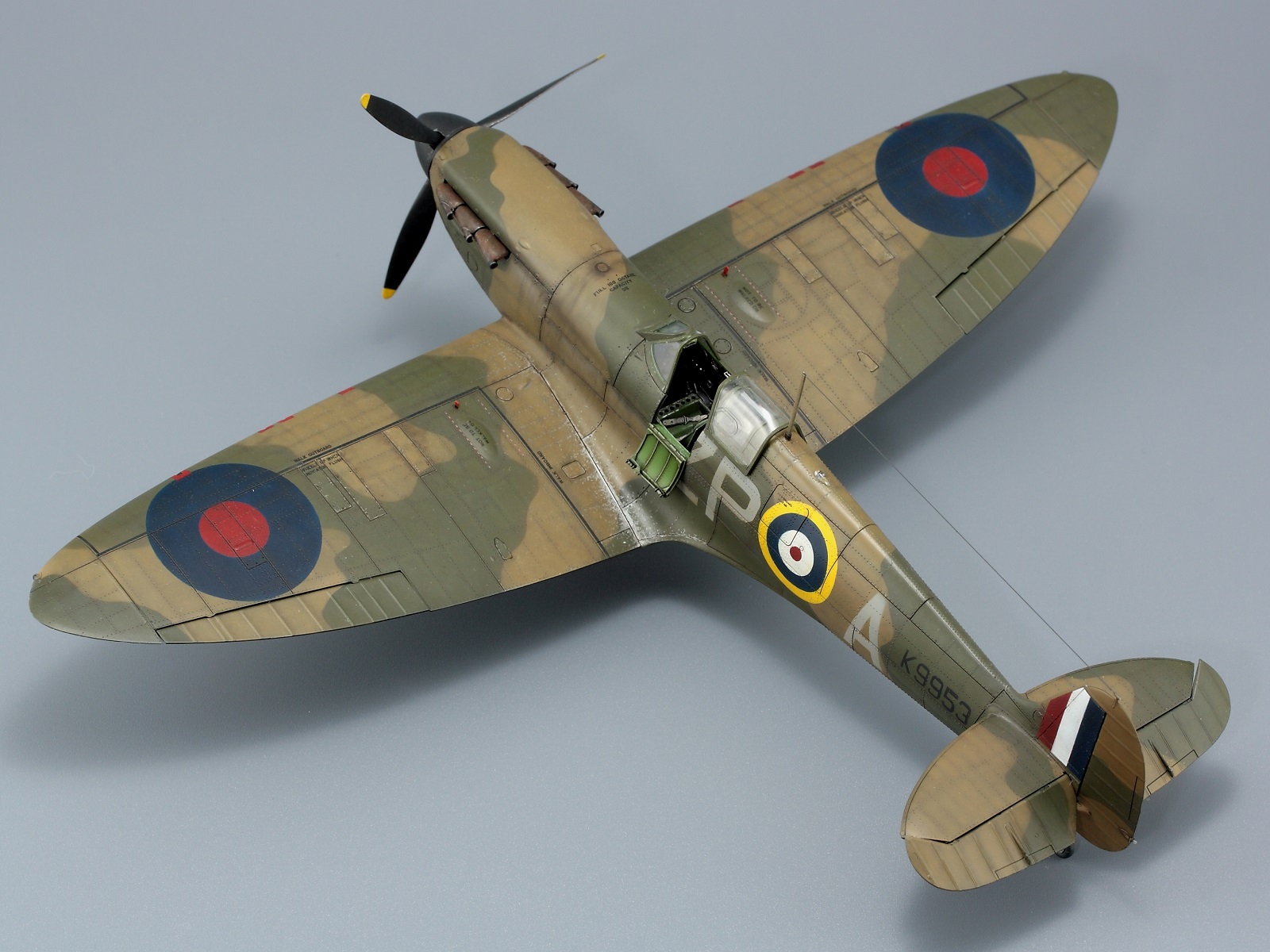 1/48 Spitfire Мк 1a из 74 Squadron