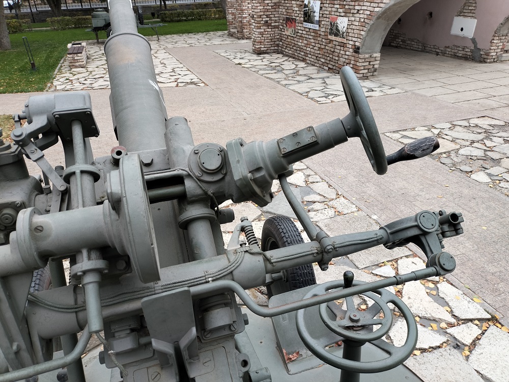 37-мм автоматическая зенитная пушка образца 1939 года (61-К).