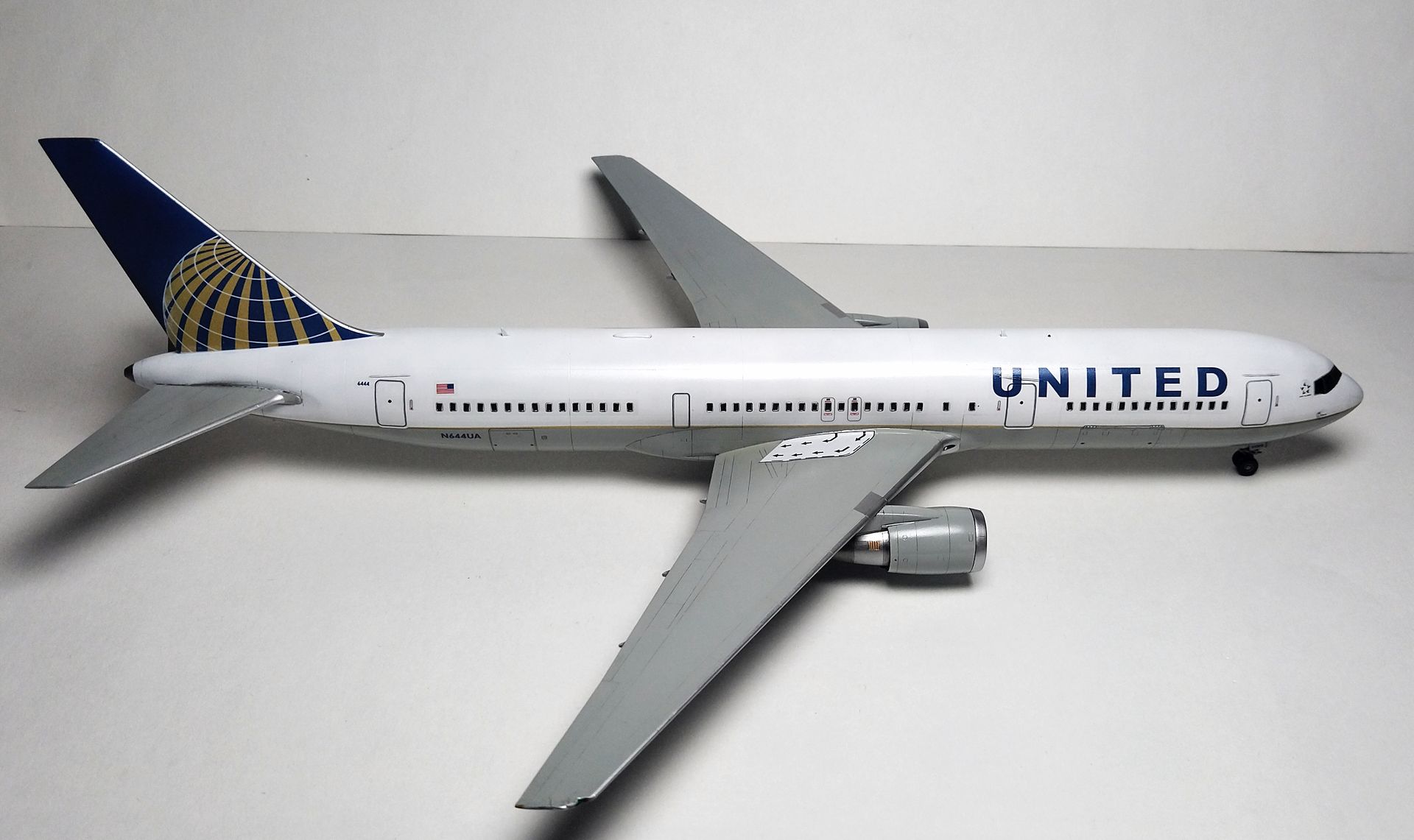 Boeing 767-300 United