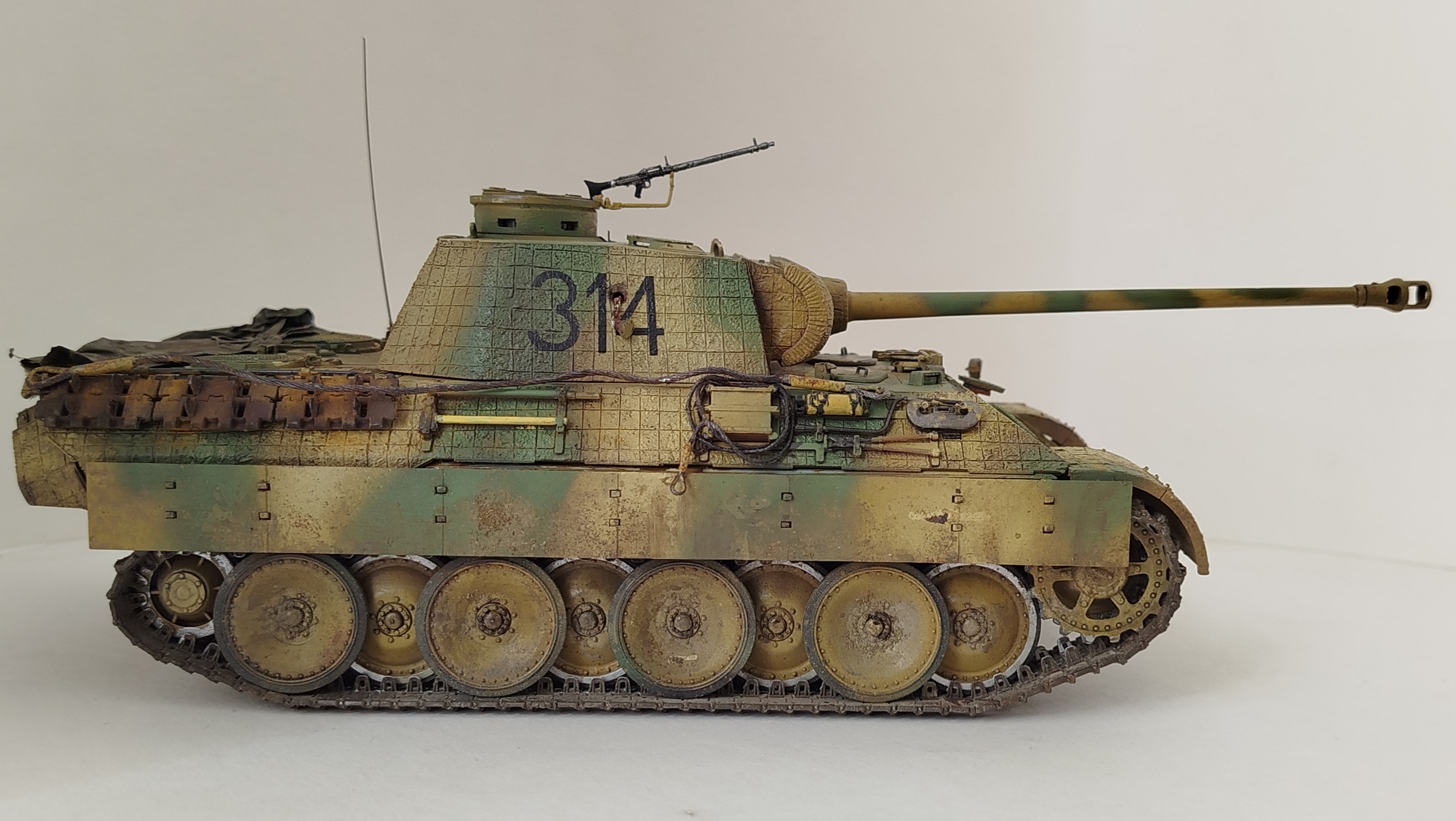 Pz. Kpfw. V Panther Ausf. D Sd. Kfz. 171 late production (full interior)