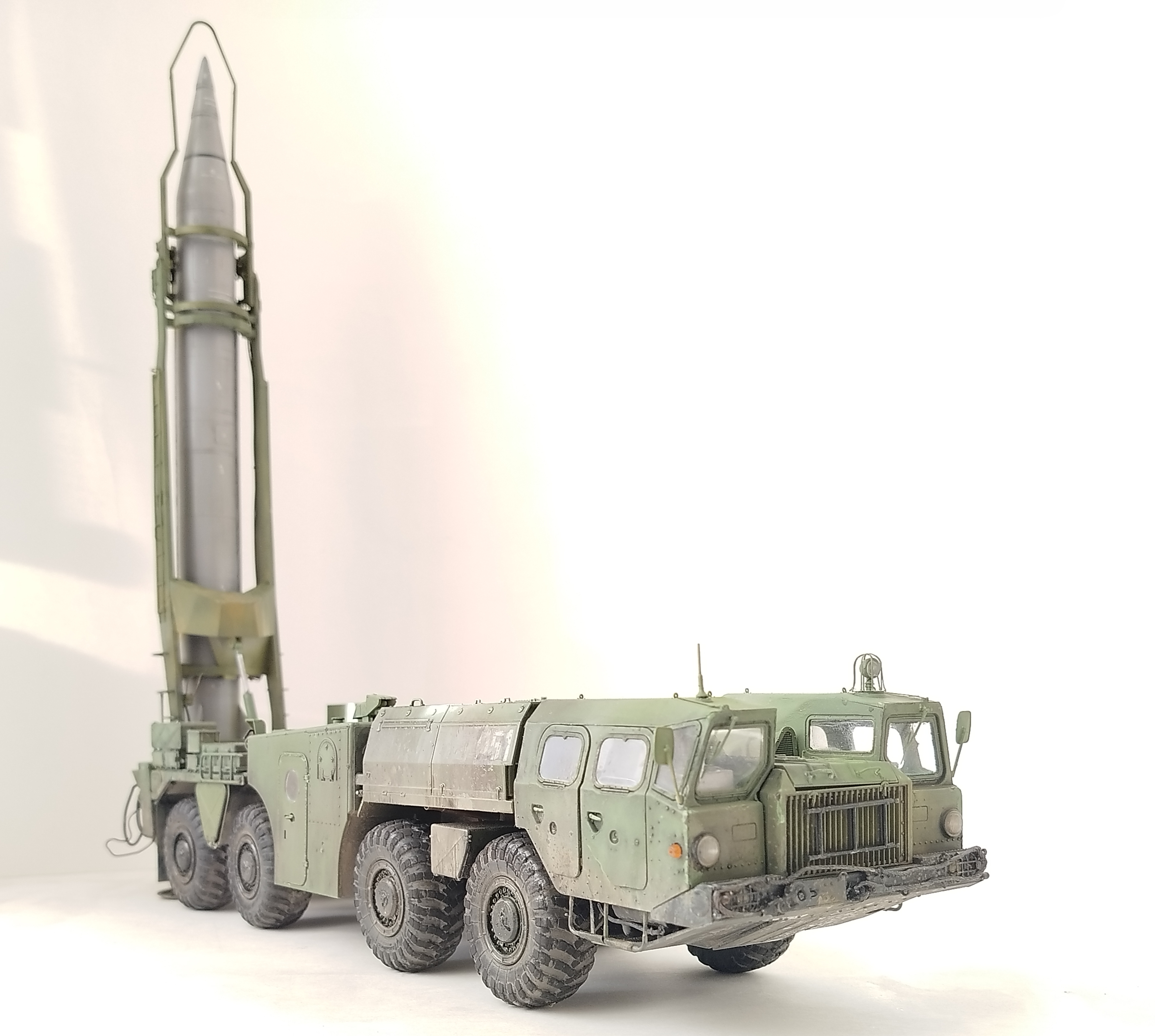 Пусковая установка 9п117м1 с ракетой р17 ракетного комплекса 9к72 "Эльбрус" (SCUD-B)