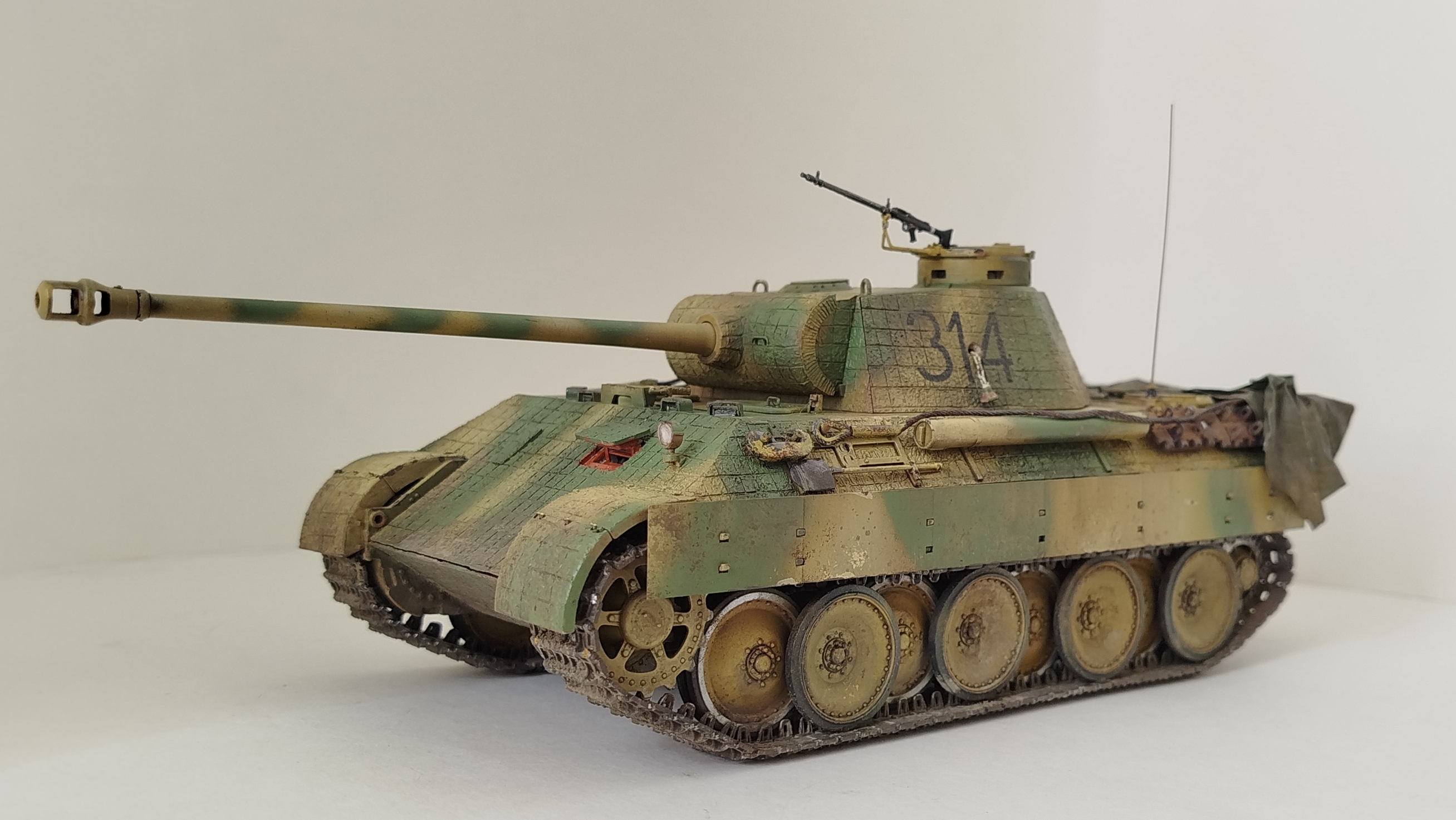 Pz. Kpfw. V Panther Ausf. D Sd. Kfz. 171 late production (full interior)
